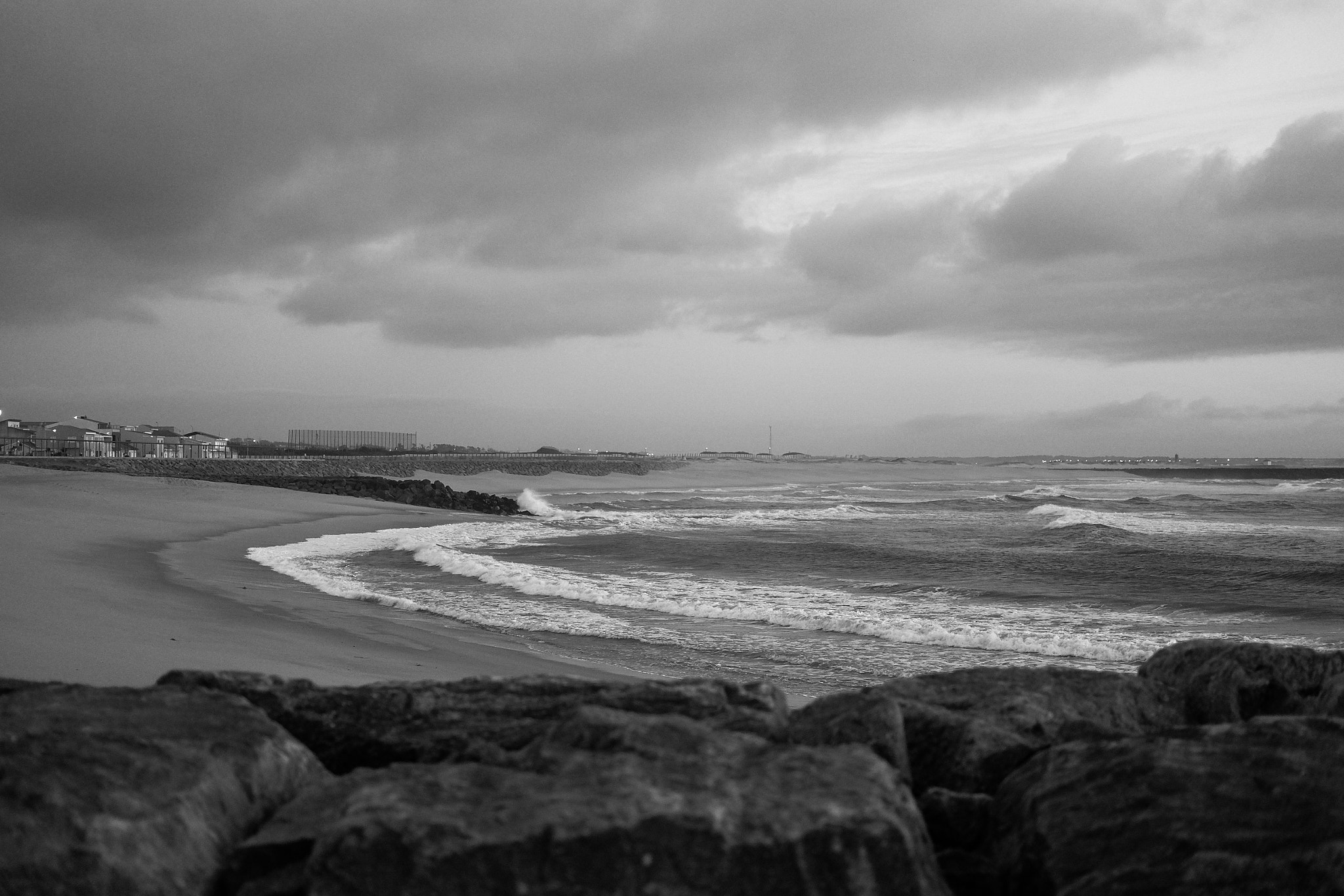 Fujifilm X-T10 sample photo. Stormy beach photography