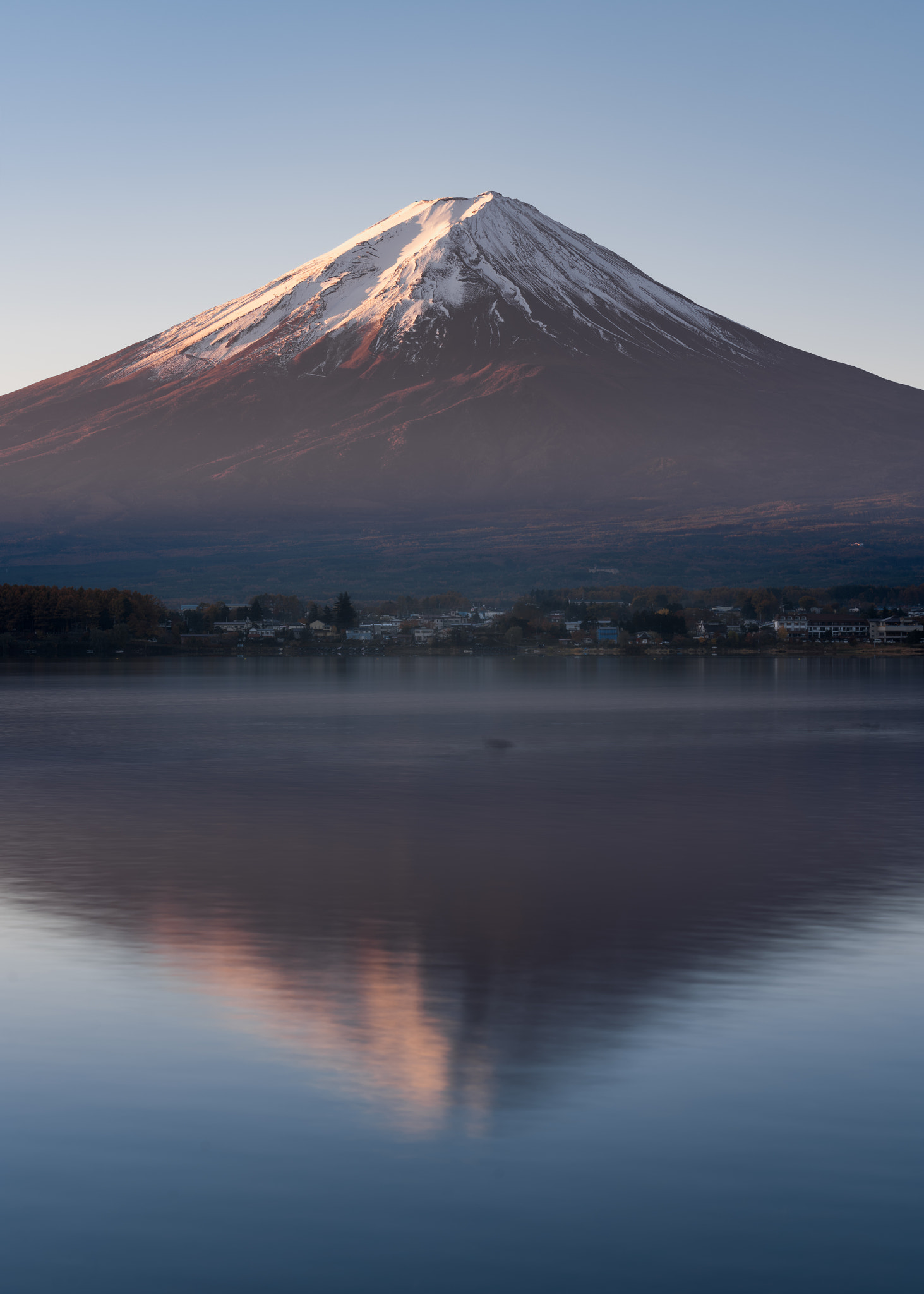 Sony FE 70-200mm F2.8 GM OSS sample photo. Morning light of mount fuji photography