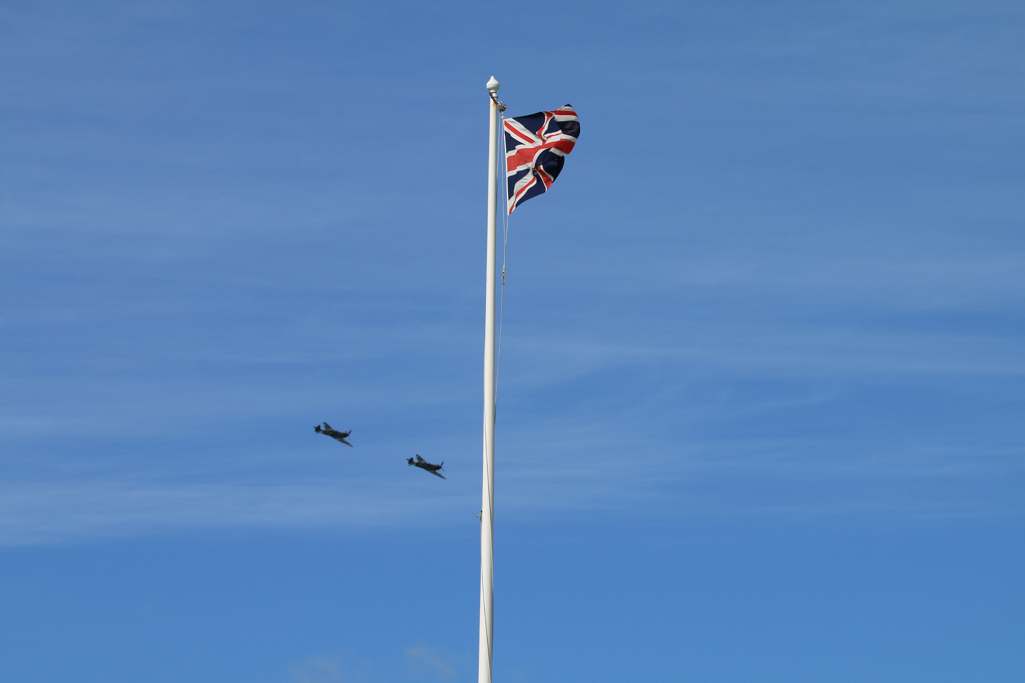 Canon EOS 70D + Canon EF 100-400mm F4.5-5.6L IS USM sample photo. Dame vera lynn's 100th birthday flypast photography