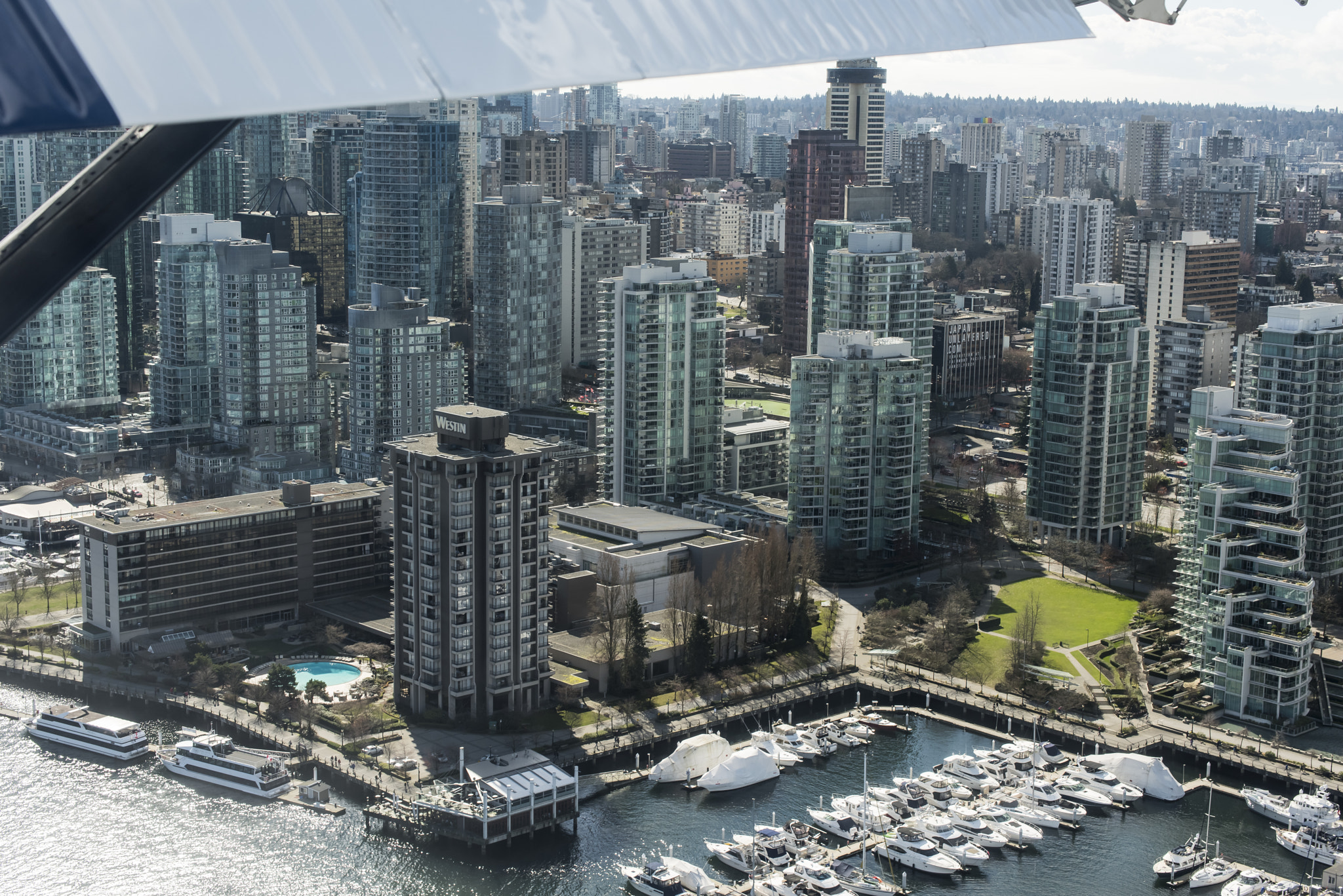 Nikon D810 + Nikon AF-S Nikkor 50mm F1.4G sample photo. Downtown vancouver photography