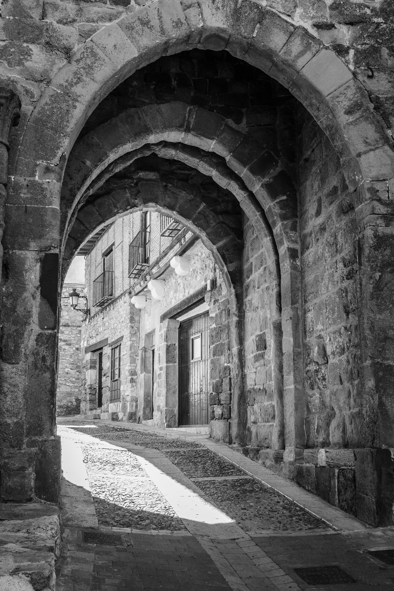 E 35mm F2 sample photo. Arco arrebatacapas photography