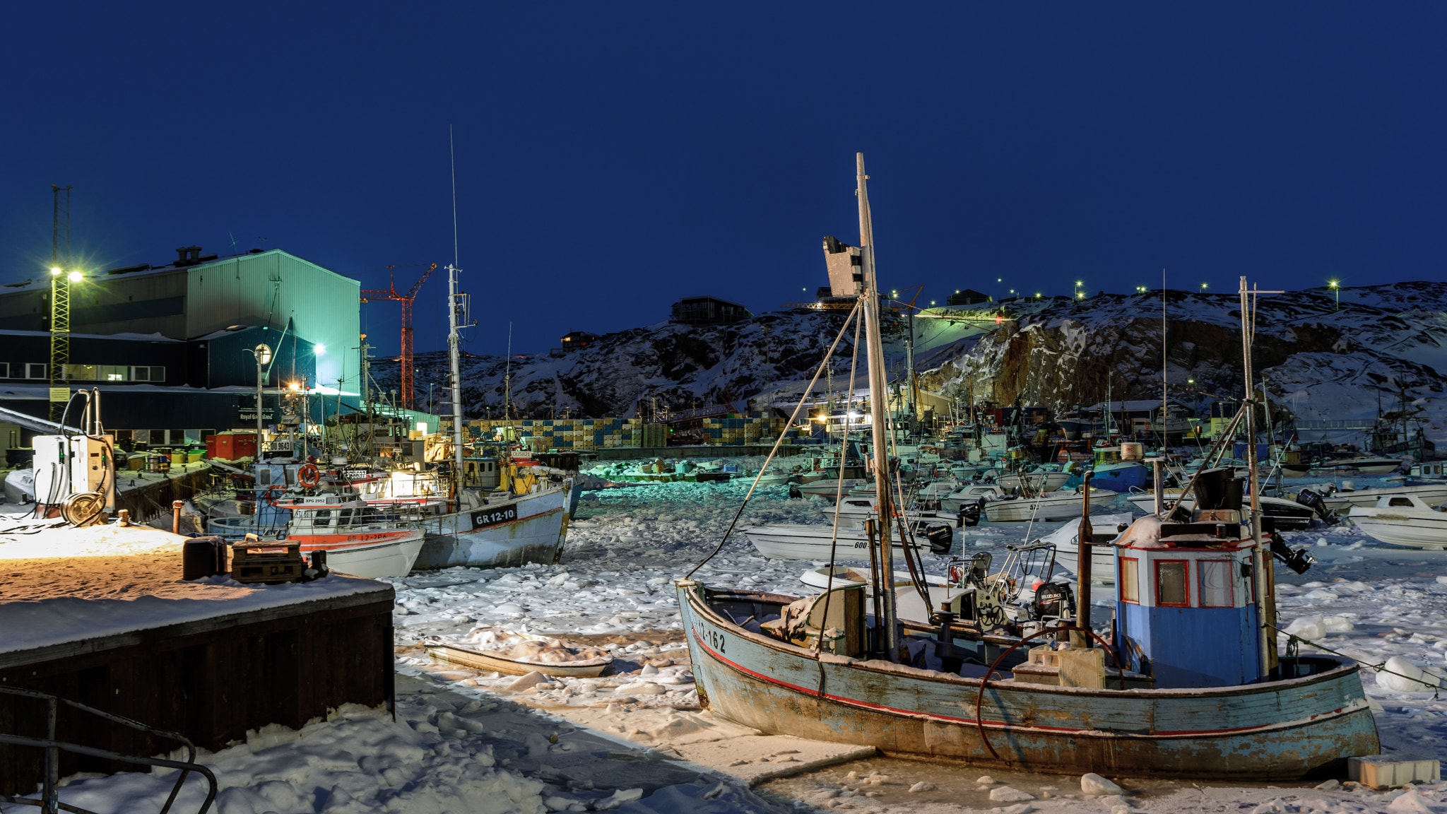 Nikon D7100 + Sigma 17-70mm F2.8-4 DC Macro OS HSM sample photo. Night at ilulissat photography