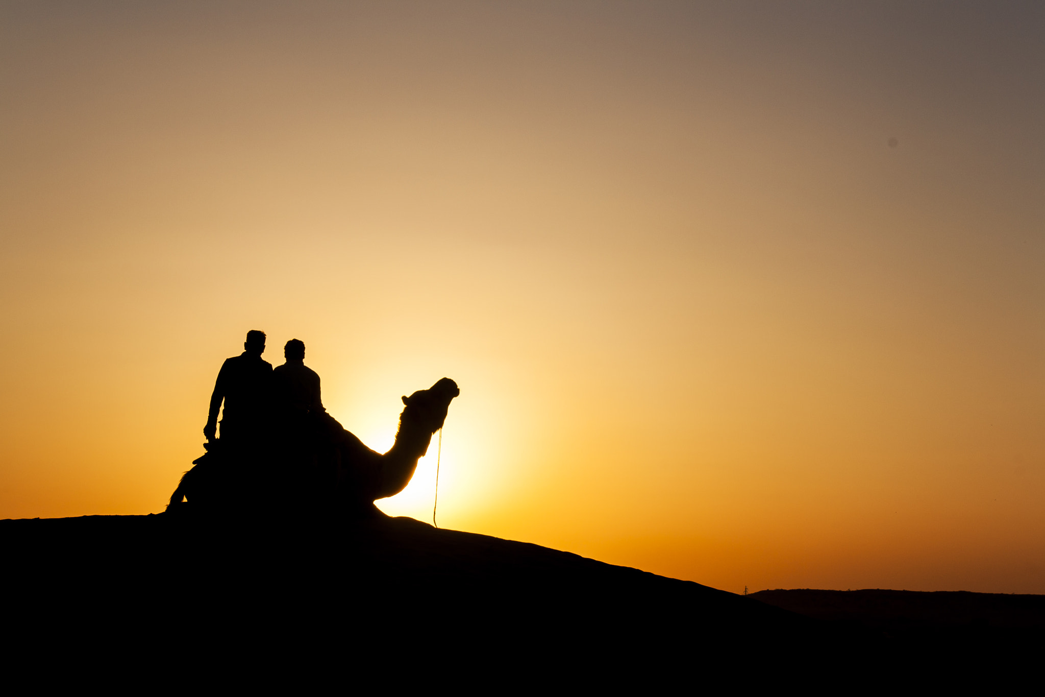 Canon EF-S 55-250mm F4-5.6 IS sample photo. Desert sunset photography