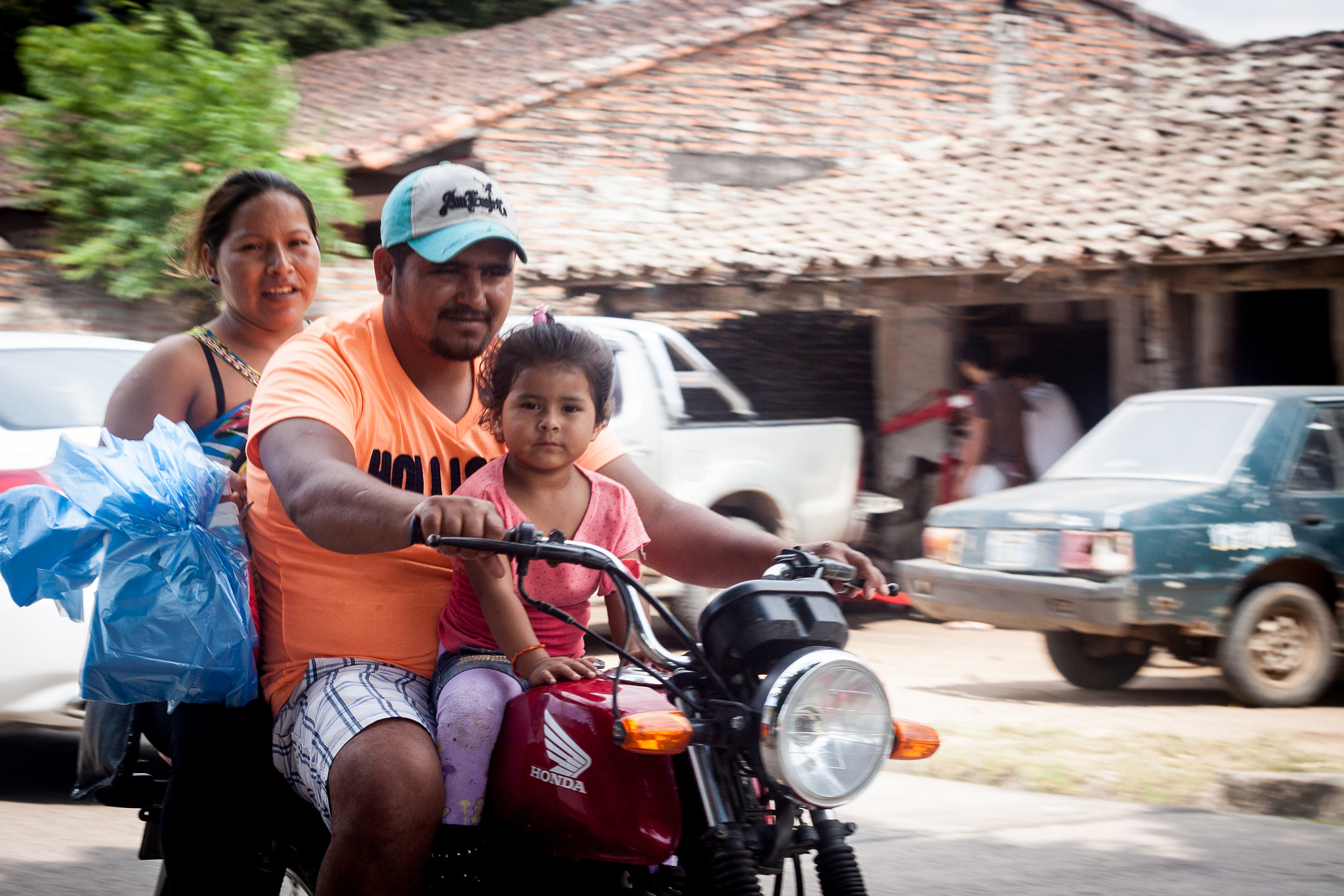 Canon EOS 50D + Canon EF 50mm F1.8 II sample photo. Santa cruz, bolivia photography