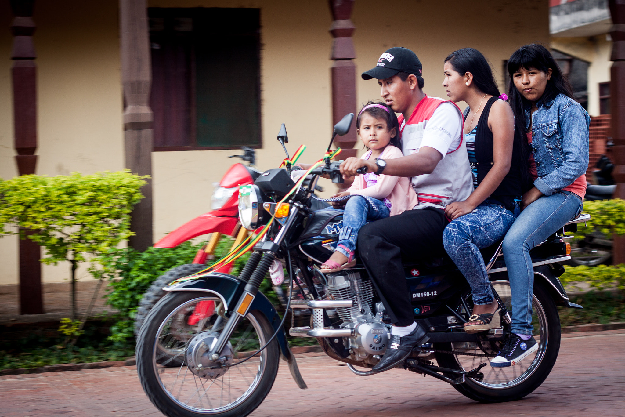 Canon EOS 50D + Canon EF 50mm F1.8 II sample photo. Santa cruz, bolivia photography