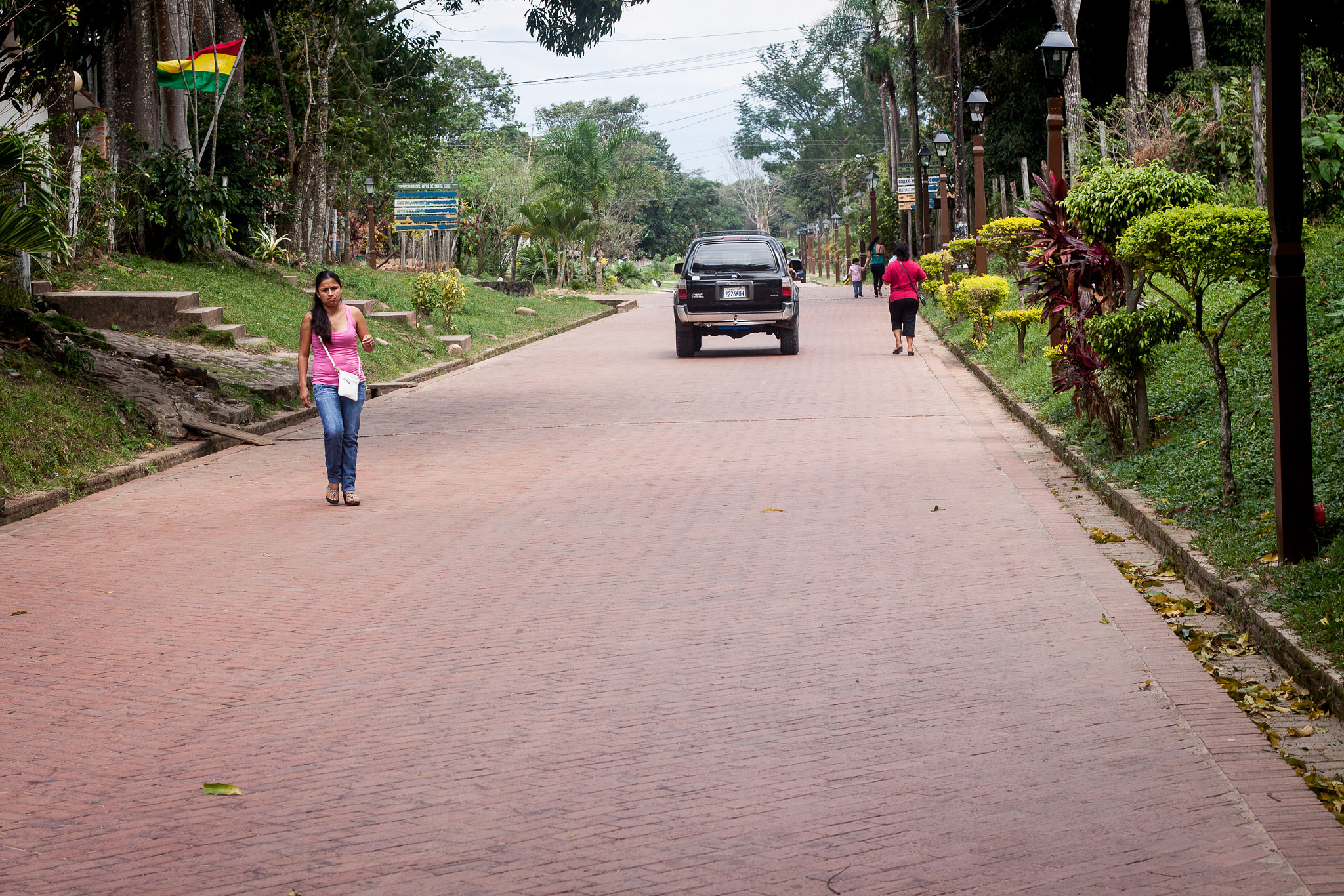 Canon EOS 50D + Canon EF 50mm F1.8 II sample photo. Santa cruz, bolivia photography