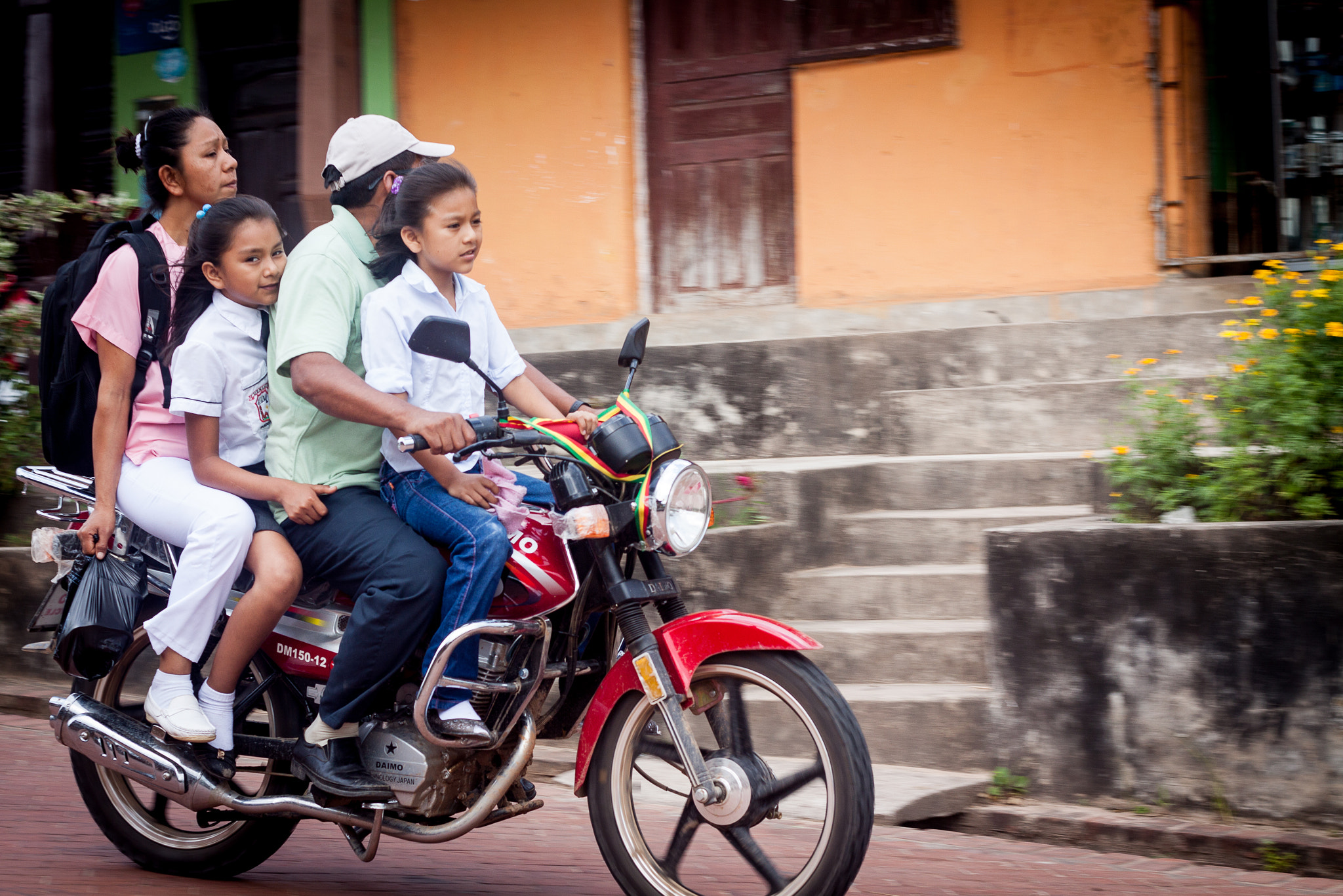 Canon EOS 50D + Canon EF 50mm F1.8 II sample photo. Santa cruz, bolivia photography