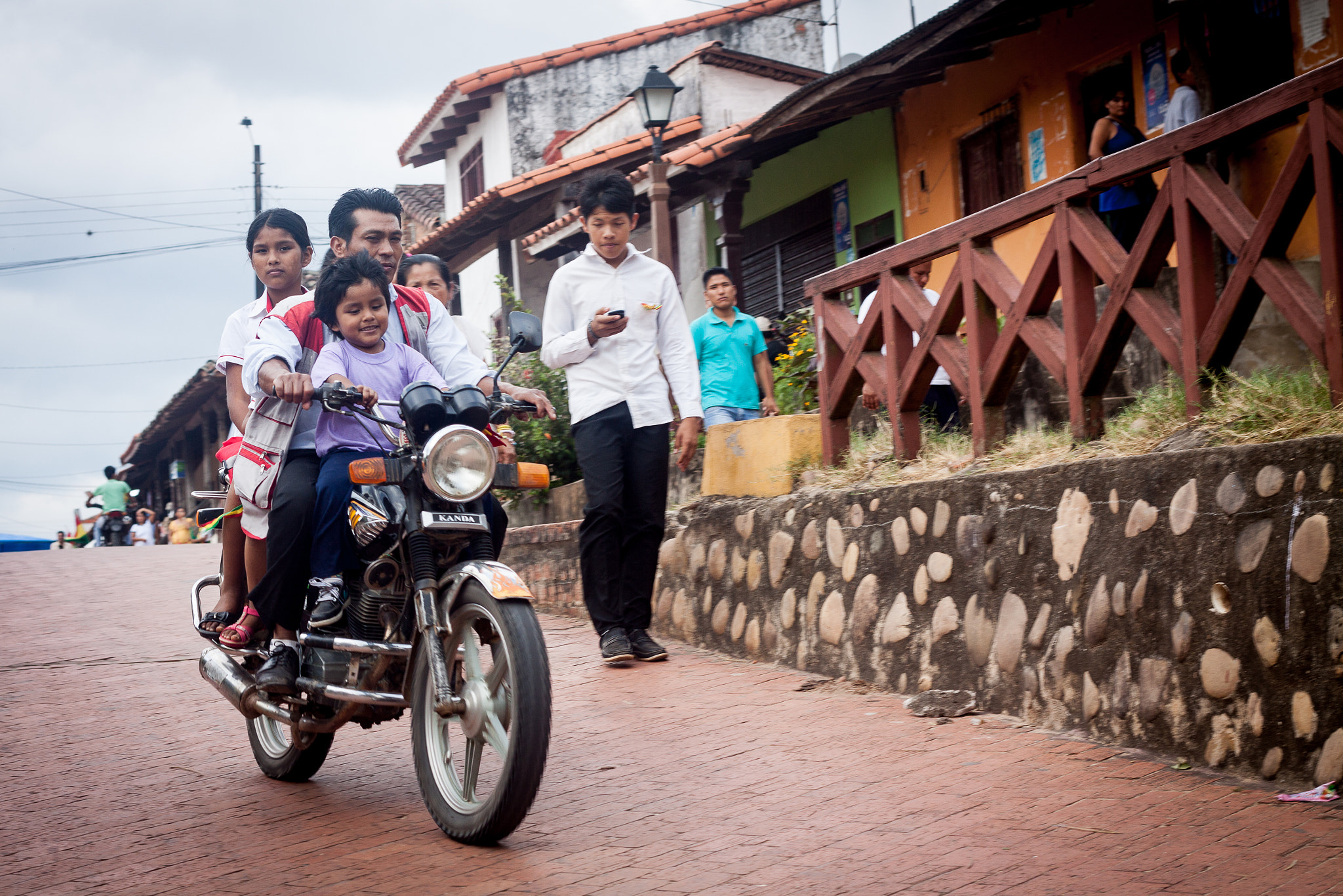 Canon EOS 50D + Canon EF 50mm F1.8 II sample photo. Santa cruz, bolivia photography