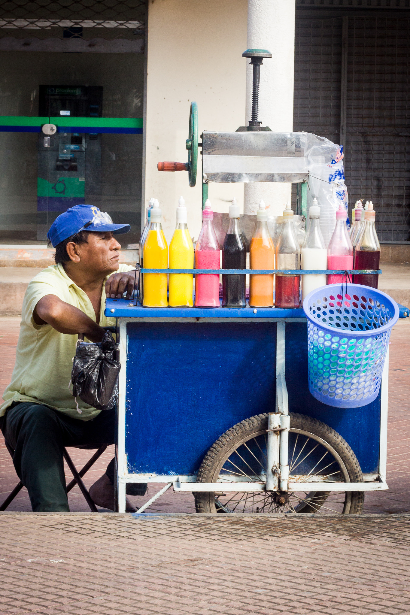 Canon EOS 50D + Canon EF 50mm F1.8 II sample photo. Santa cruz, bolivia photography
