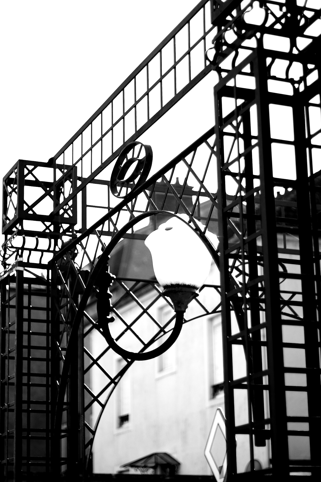 Canon EOS 100D (EOS Rebel SL1 / EOS Kiss X7) + Canon EF 50mm F1.8 STM sample photo. Place barbe dijon photography