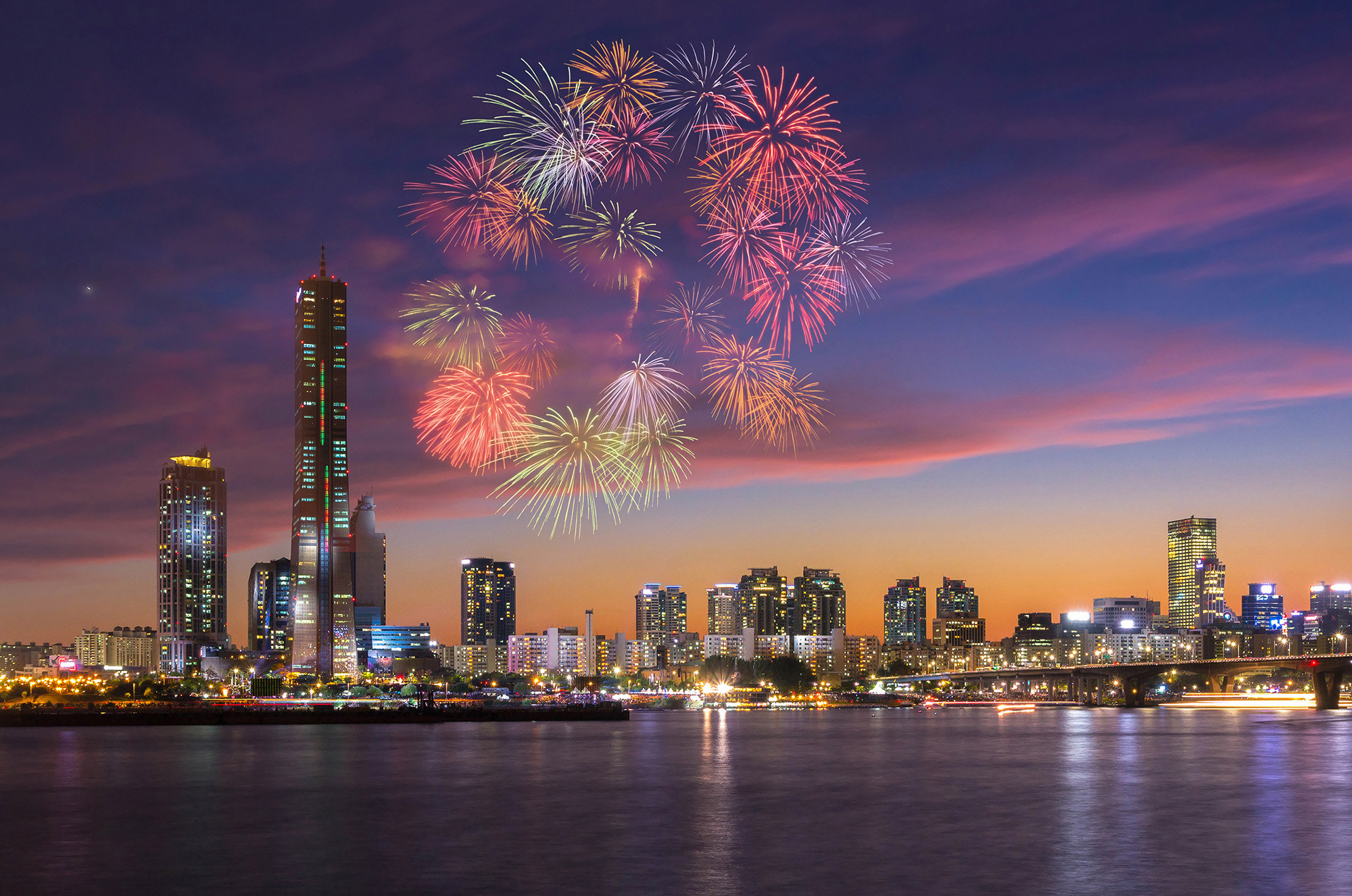 Canon EF-S 17-55mm F2.8 IS USM sample photo. Seoul fireworks festival photography