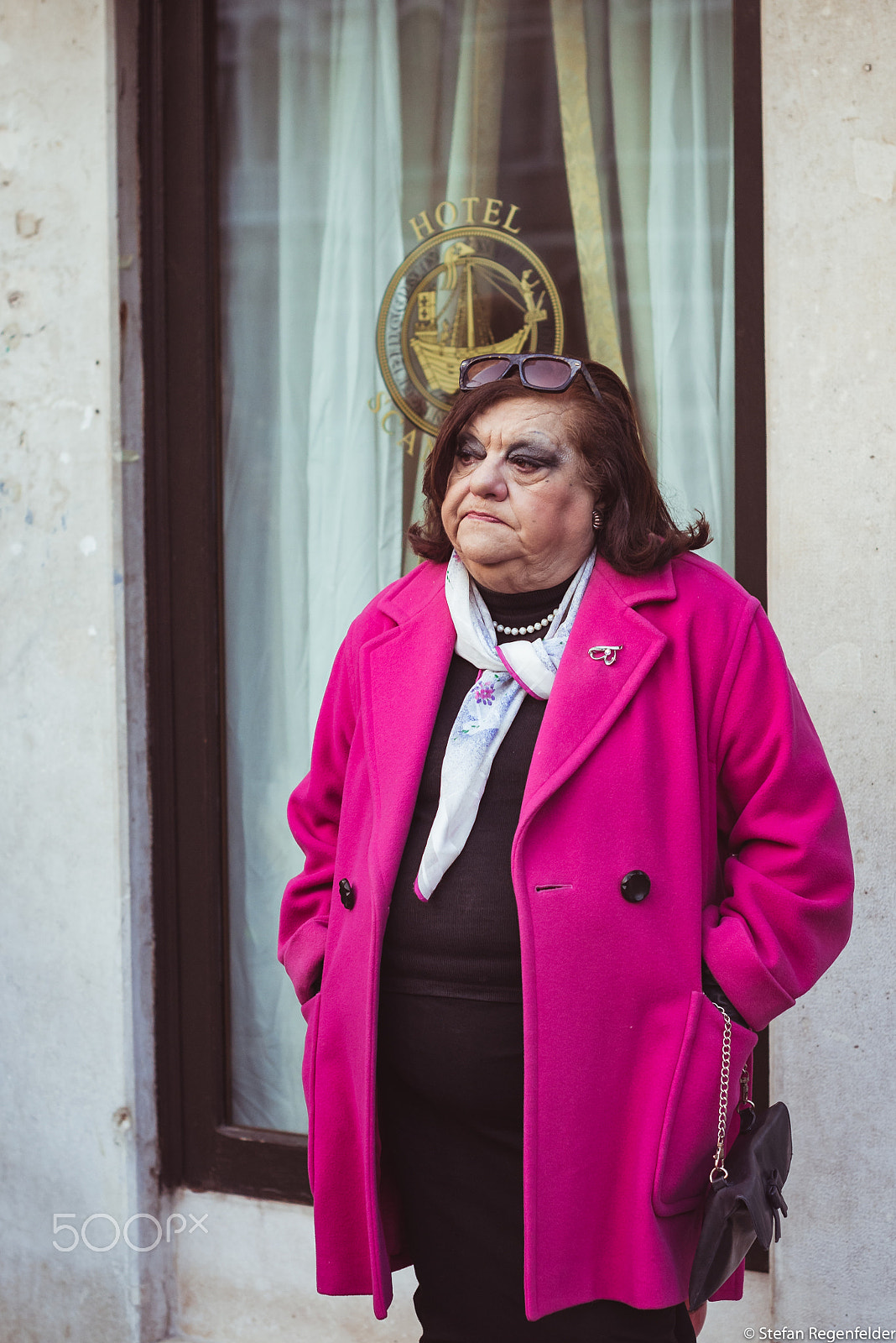 Nikon D610 + Nikon AF-S Nikkor 50mm F1.4G sample photo. Colorful lady photography