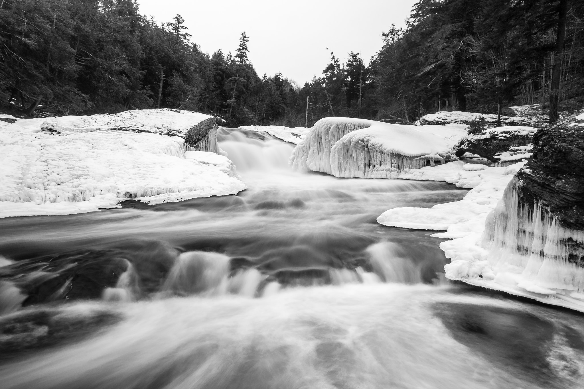 Panasonic Lumix G X Vario 12-35mm F2.8 ASPH Power OIS sample photo. Sandstone falls photography