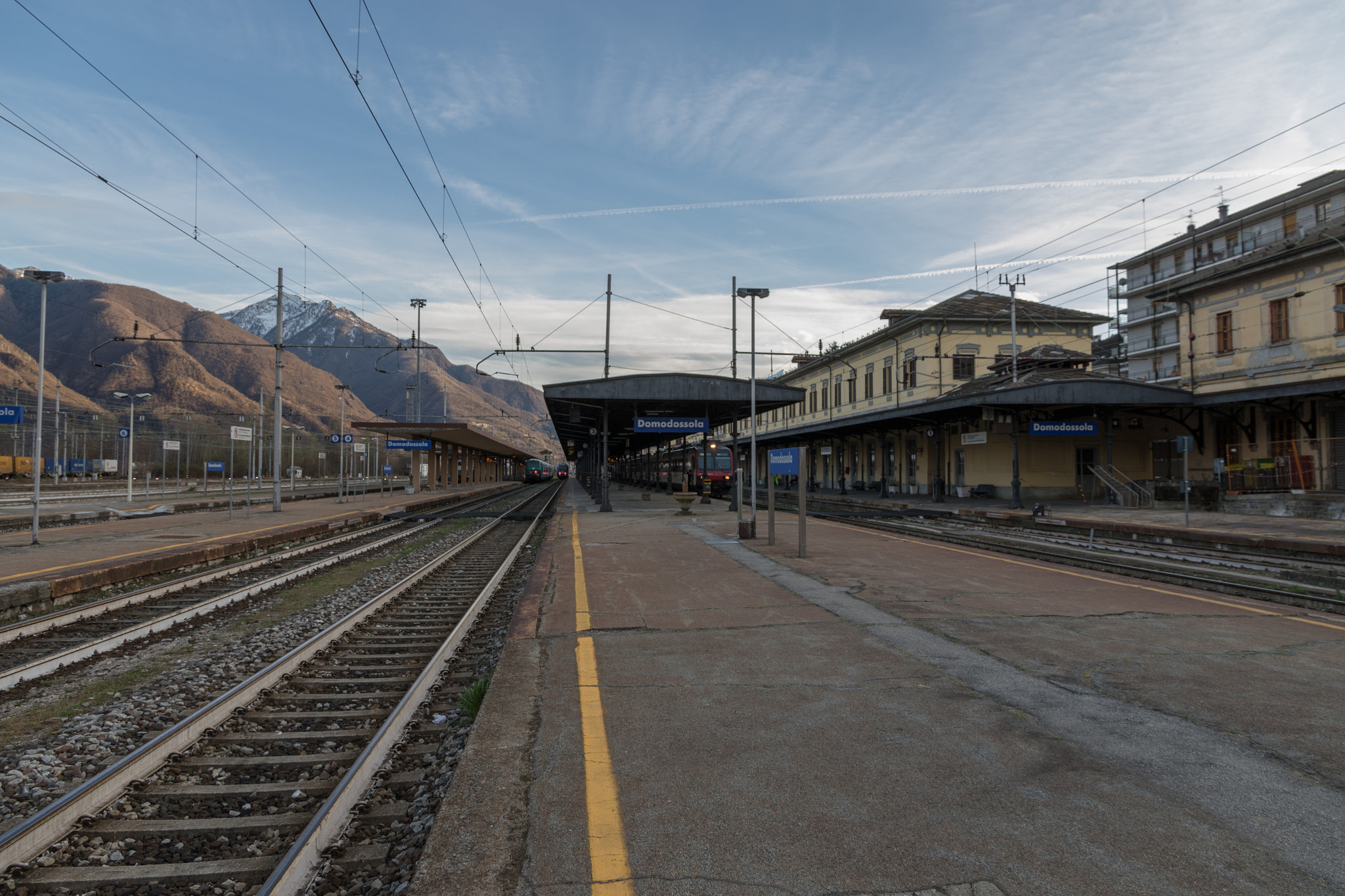 Canon EOS 7D Mark II + Canon EF-S 15-85mm F3.5-5.6 IS USM sample photo. Domodossola train station photography