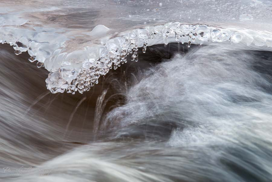Tamron SP 150-600mm F5-6.3 Di VC USD sample photo. Icicles over the water flow photography