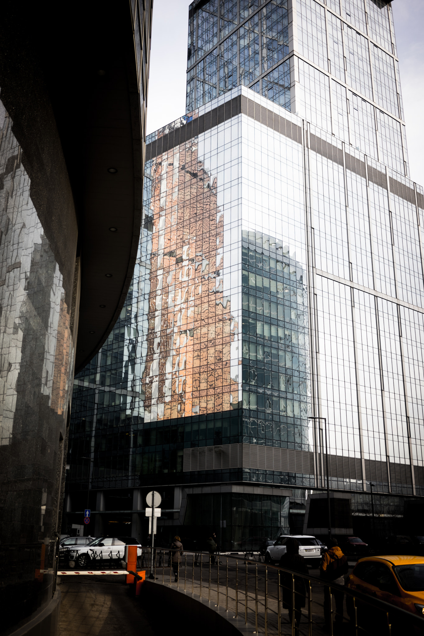 Sony a7 II + Sony Sonnar T* FE 35mm F2.8 ZA sample photo. Skyscrappers photography