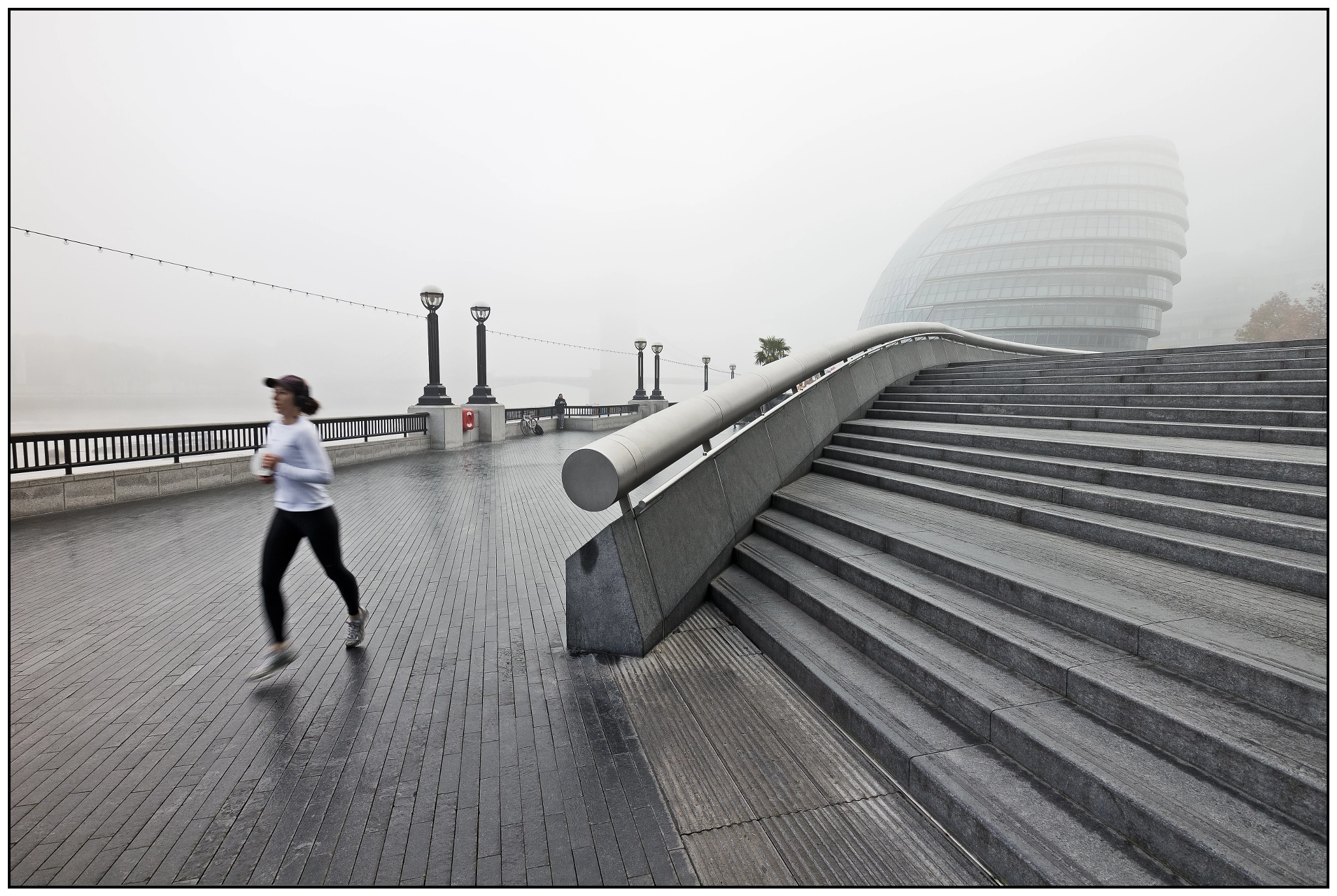 Canon EF-M 11-22mm F4-5.6 IS STM sample photo. Foggy morning in london. photography