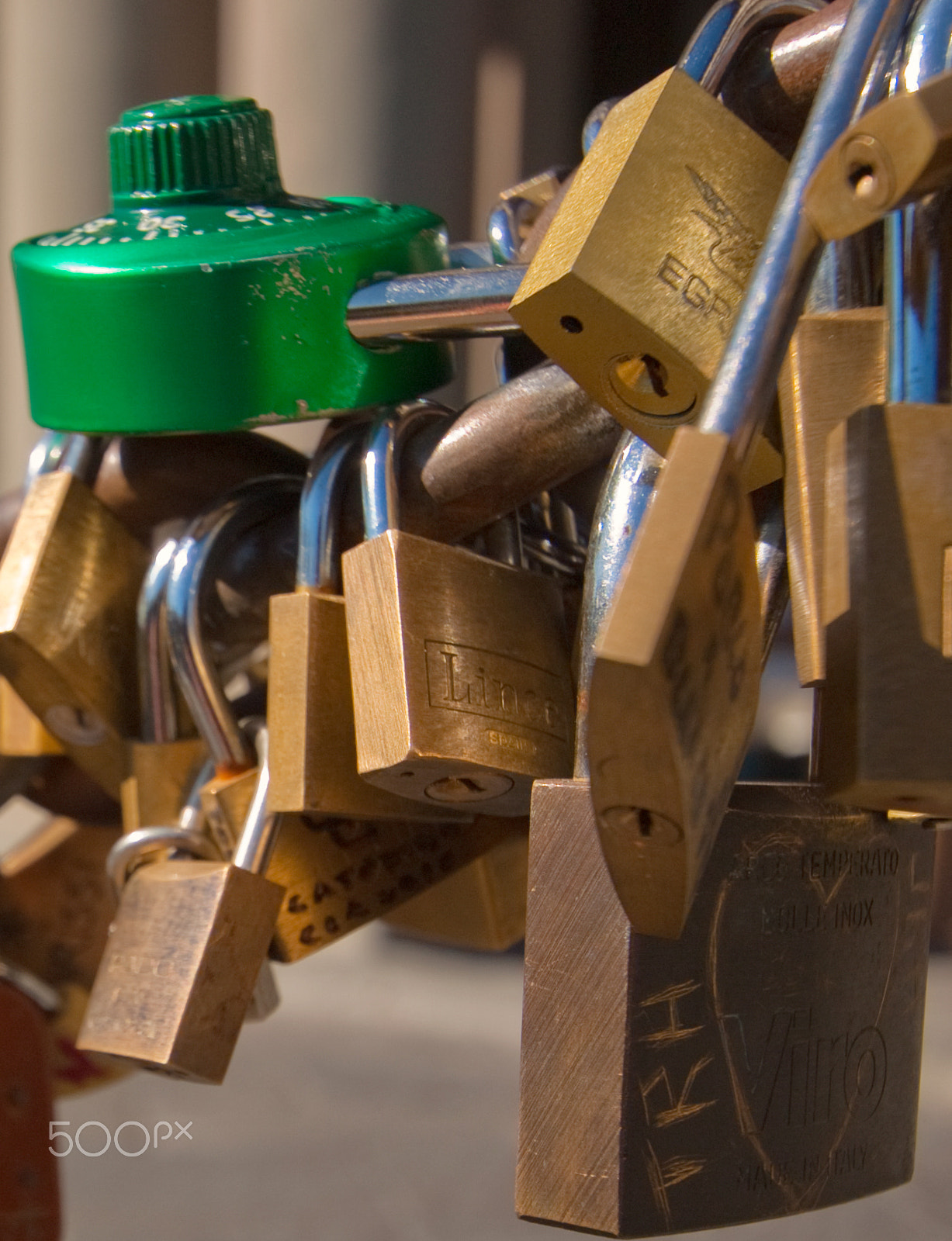 Canon EF-S 10-22mm F3.5-4.5 USM sample photo. Love locks photography