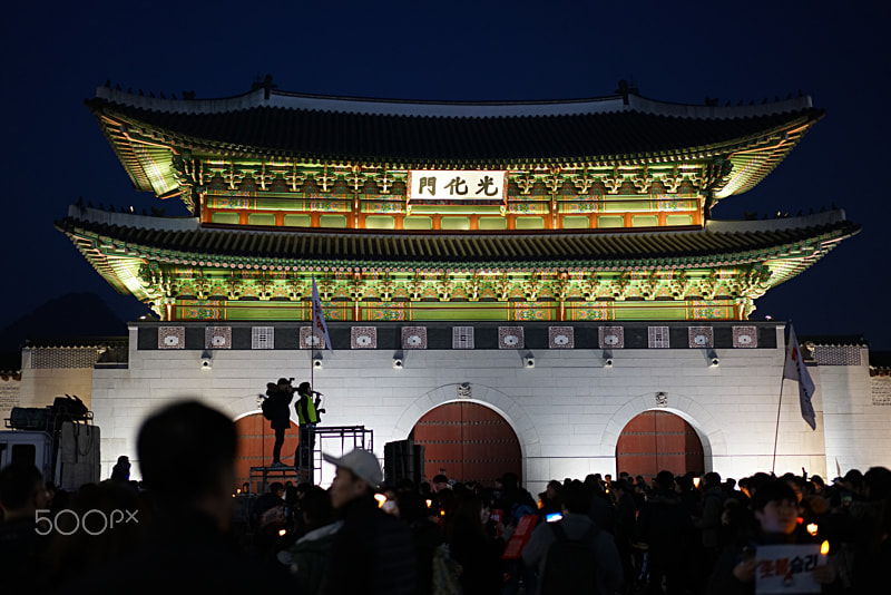 Sony a7R II + Sony Sonnar T* FE 55mm F1.8 ZA sample photo. Candlelight rally in seoul photography