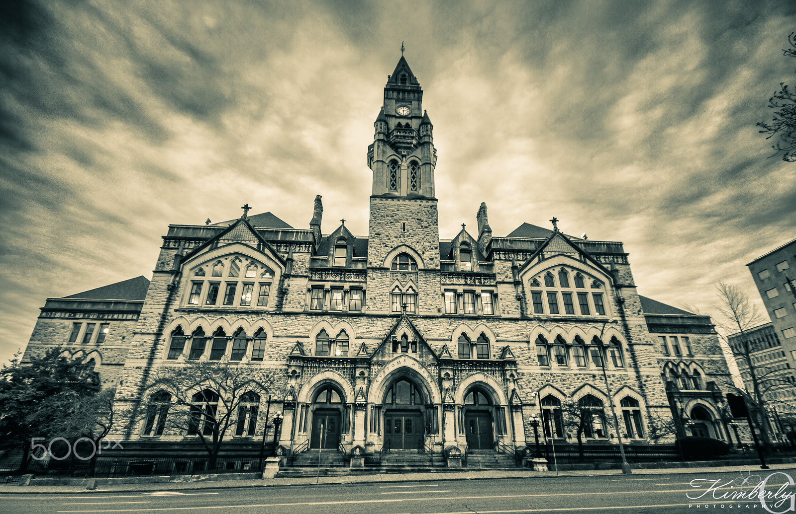 Canon EOS 7D + Sigma 10-20mm F4-5.6 EX DC HSM sample photo. Customs house photography