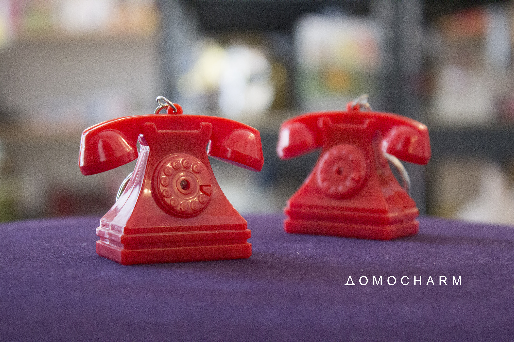 Canon EF-S 18-55mm F3.5-5.6 IS sample photo. Petit phones for keys photography