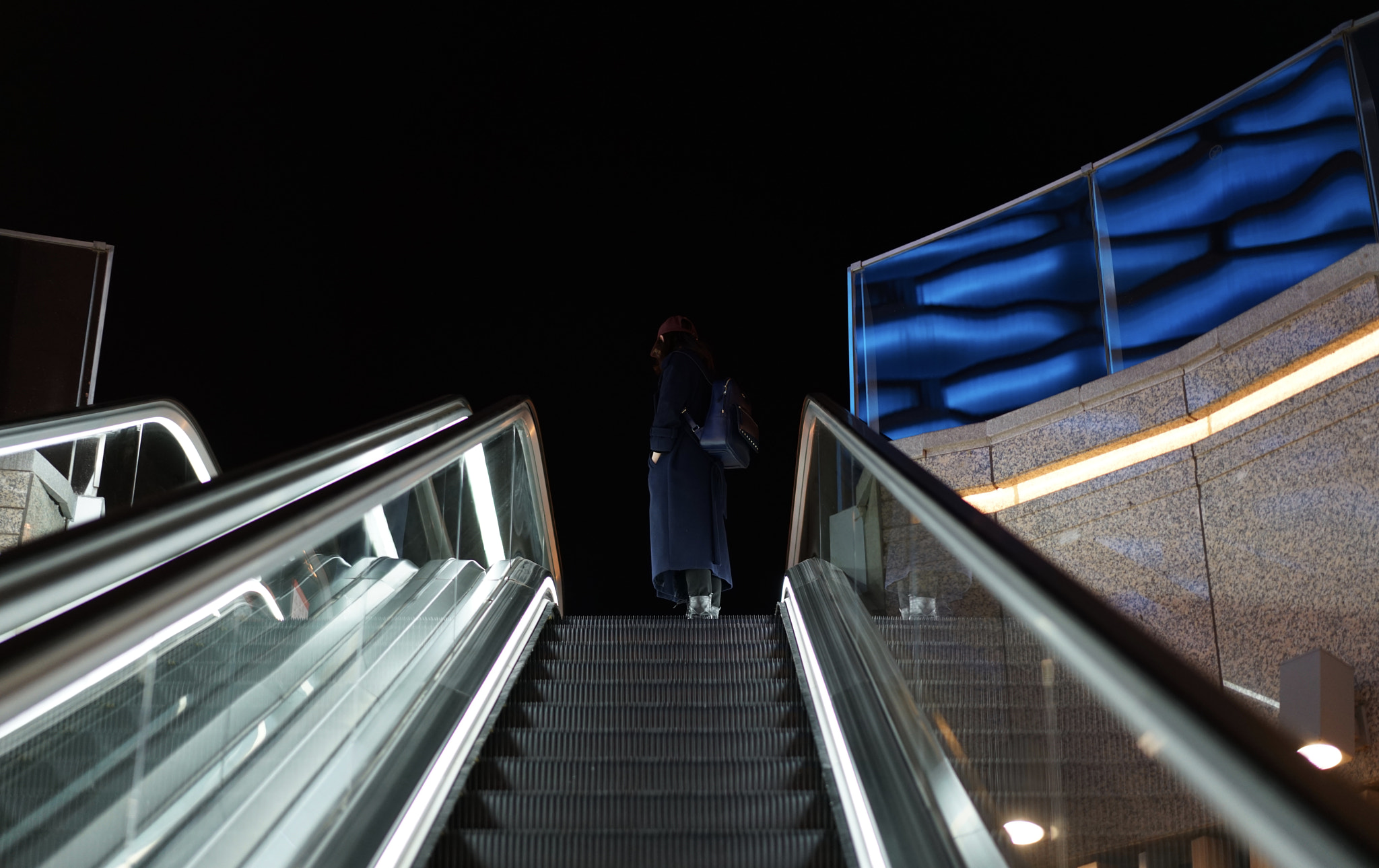 Sony a7R II + Sony Sonnar T* FE 55mm F1.8 ZA sample photo. Blue photography