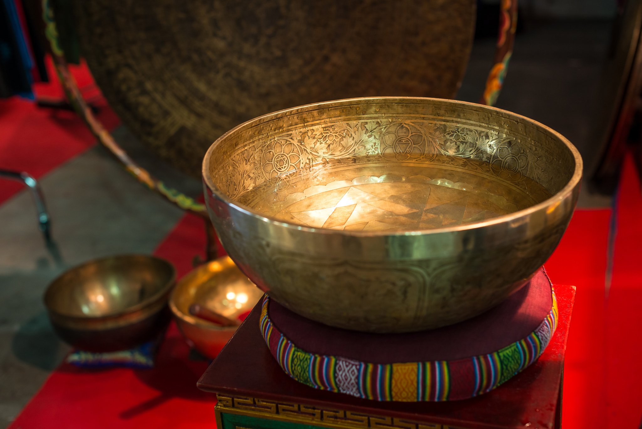 Nikon D600 + Nikon AF-S Nikkor 50mm F1.4G sample photo. Tibetan bowl photography