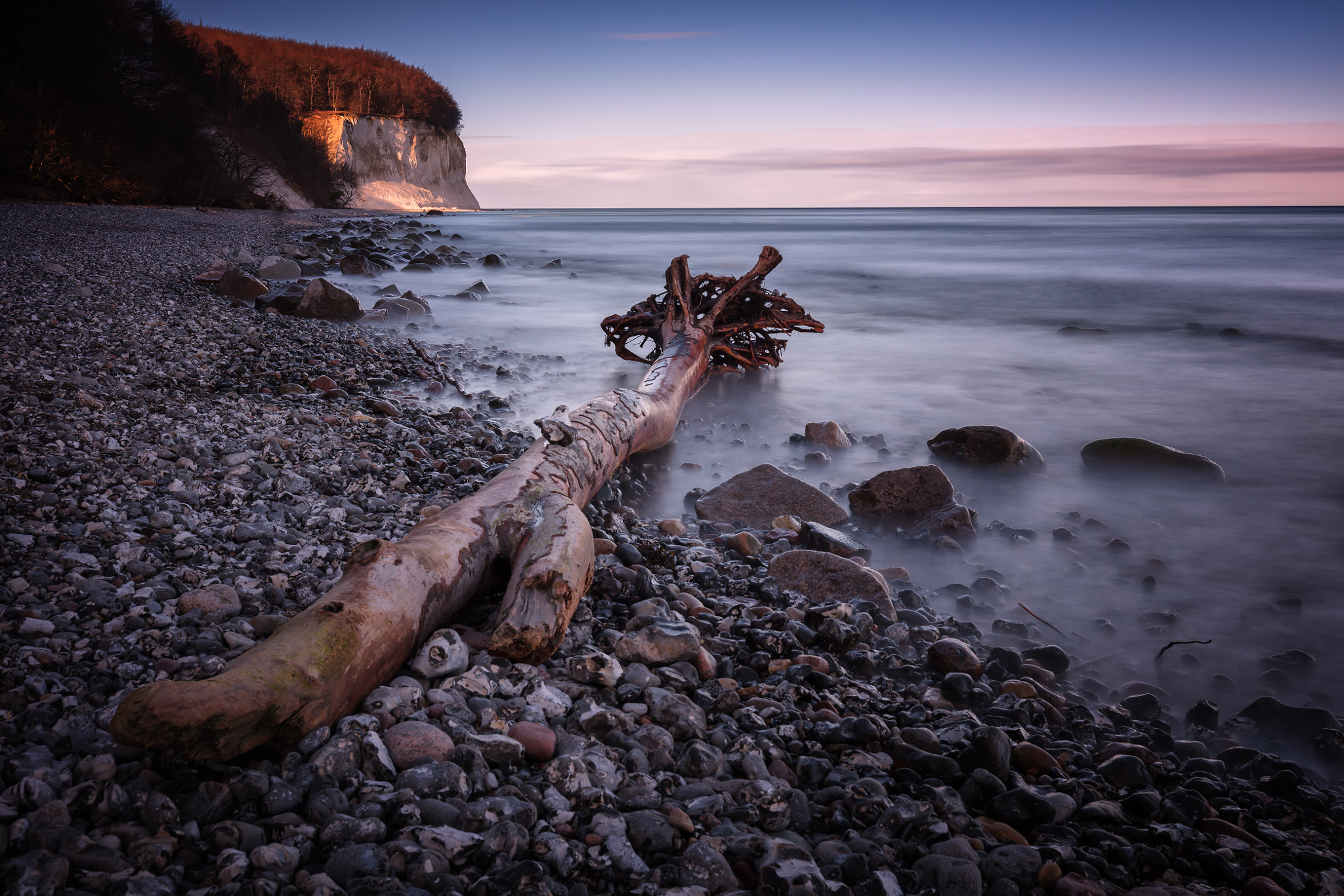 Canon EF 16-35mm F4L IS USM sample photo. [chalky coast...] photography