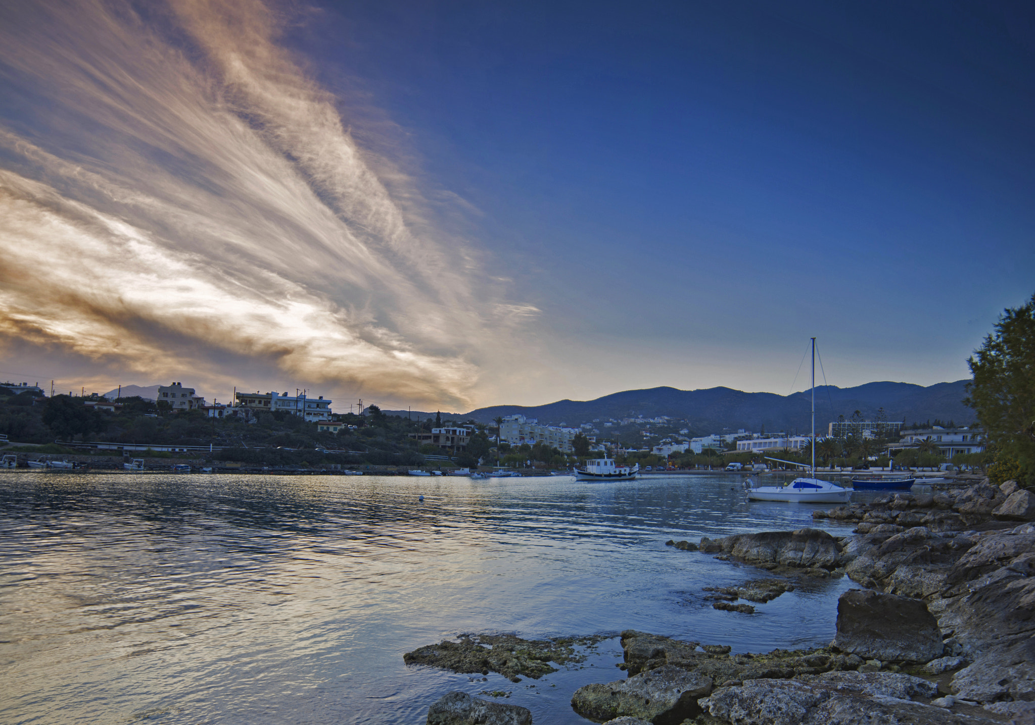 Samyang 14mm F2.8 ED AS IF UMC sample photo. Afternoon photography