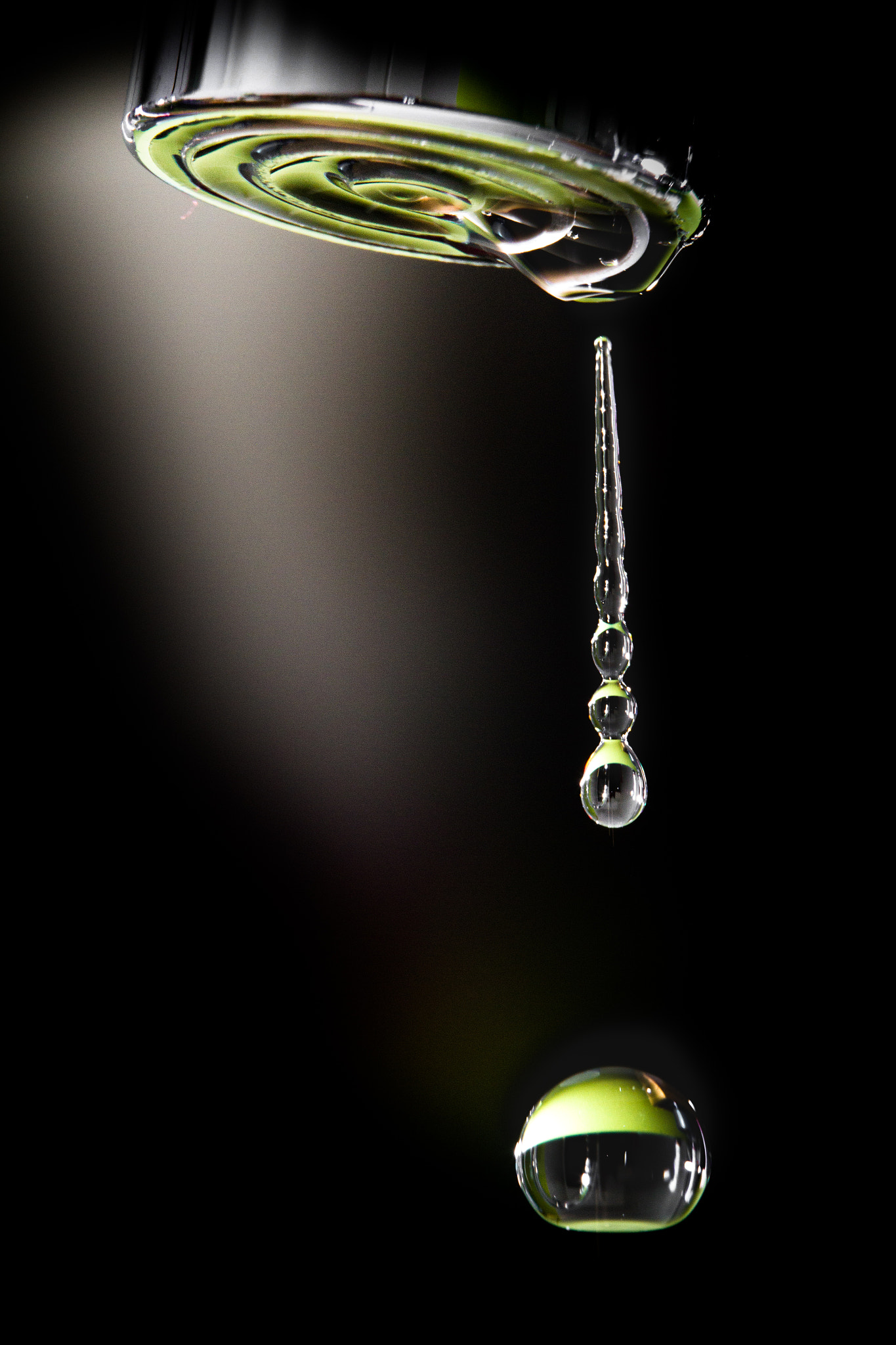 Canon EOS 7D + Canon EF 70-200mm F4L IS USM sample photo. Water drop photography