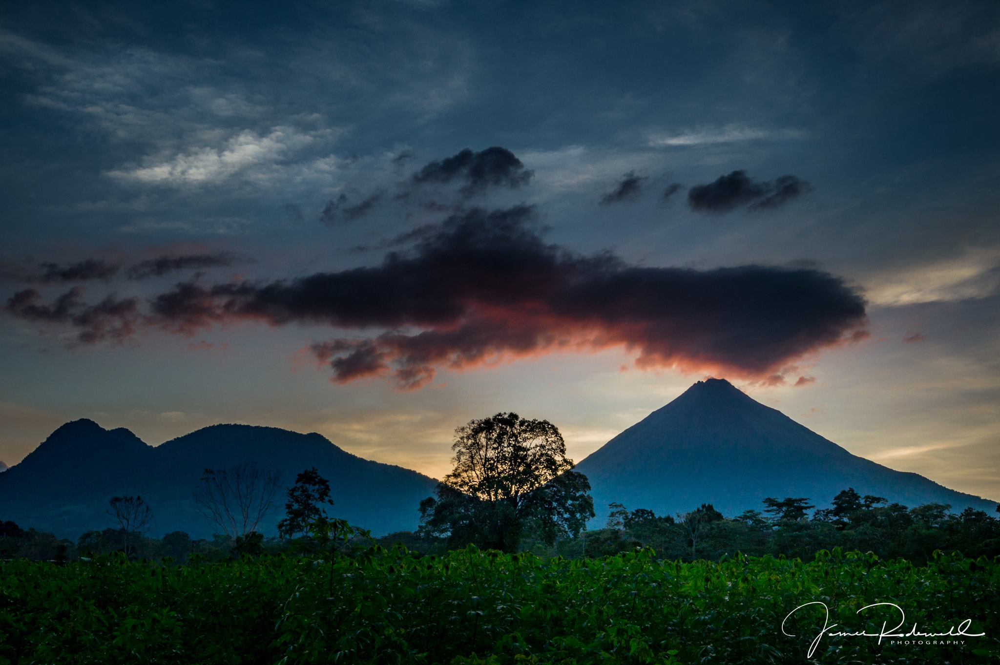 Nikon D3200 sample photo. Arenal photography