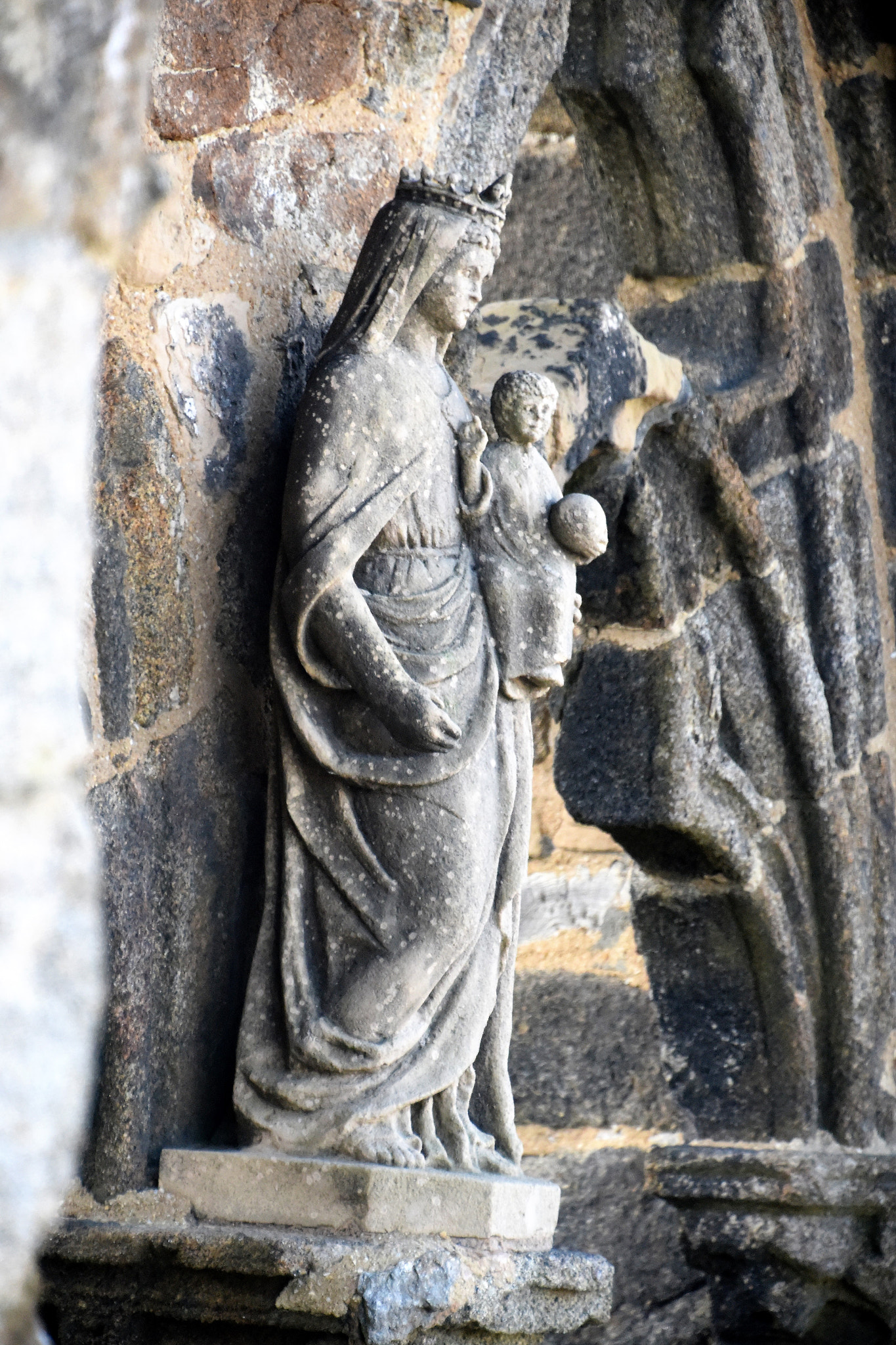 Nikon D810 sample photo. "maria;abbey saint mathieu" photography