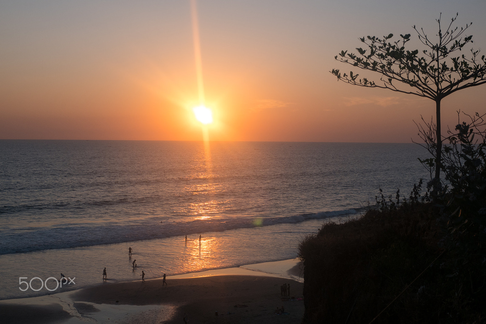 Panasonic Lumix DMC-GX85 (Lumix DMC-GX80 / Lumix DMC-GX7 Mark II) + Panasonic Leica DG Summilux 25mm F1.4 II ASPH sample photo. Orange sunset above ocean kerala photography
