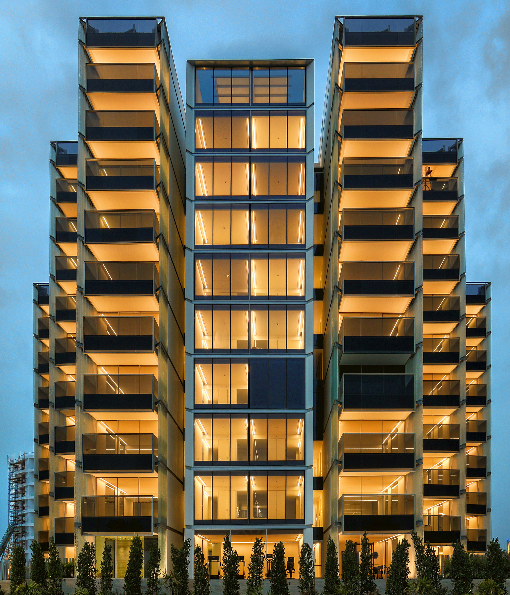 Canon EF 16-35mm F2.8L USM sample photo. Residential building dubai photography