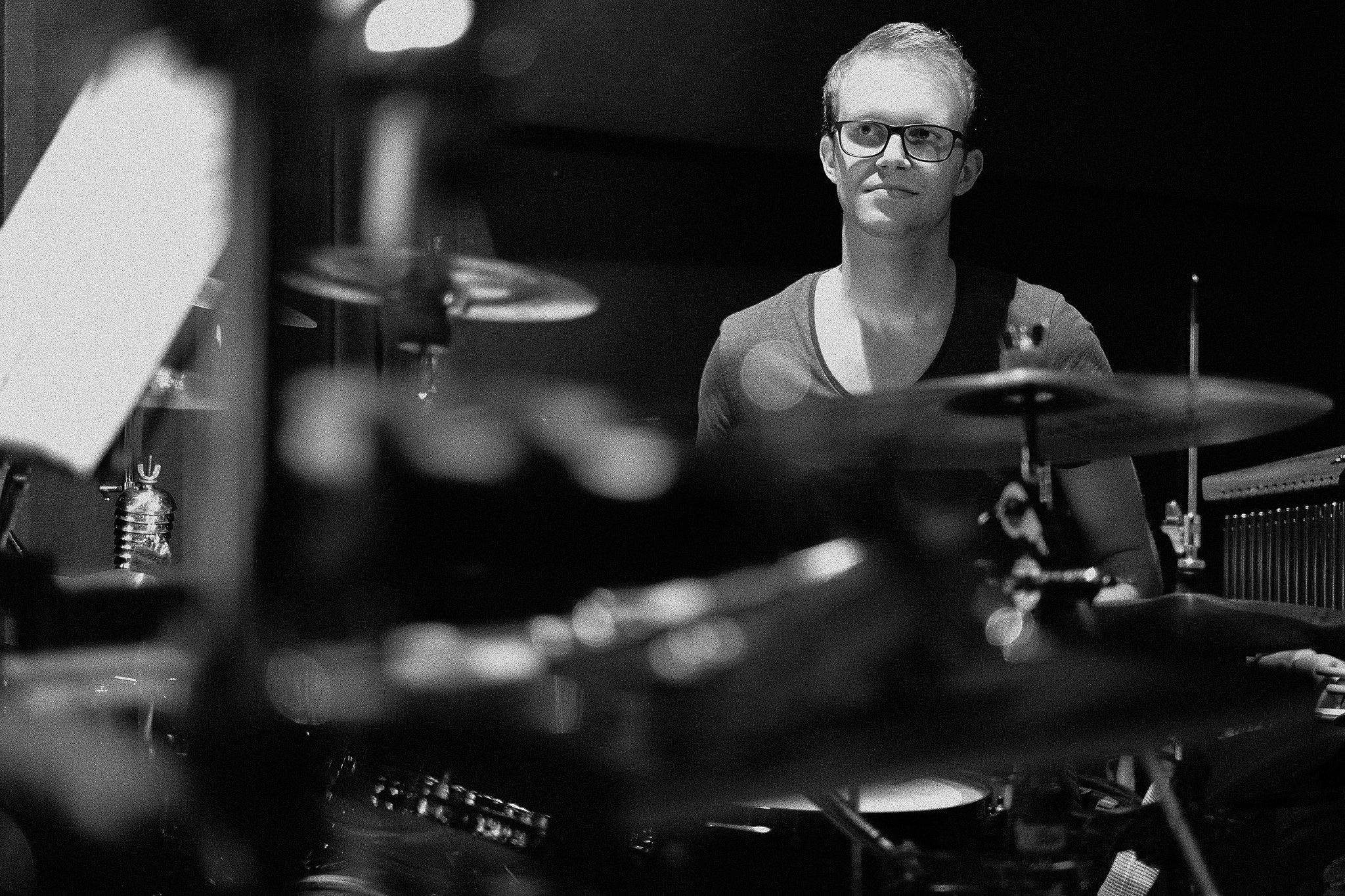 Fujifilm X-T2 + Fujifilm XF 35mm F1.4 R sample photo. Drummer at big fish musical photography