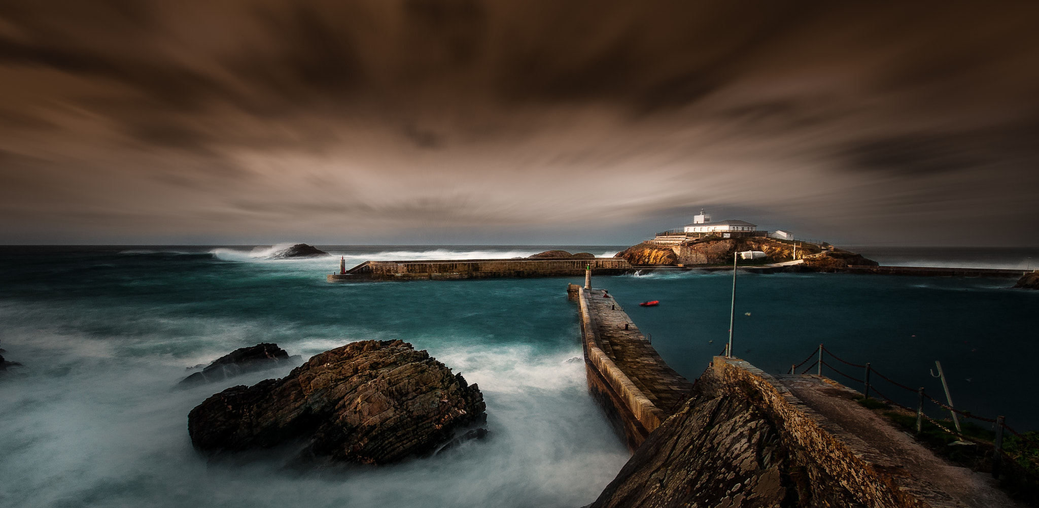 Sigma 10-20mm F4-5.6 EX DC HSM sample photo. Safe harbor photography