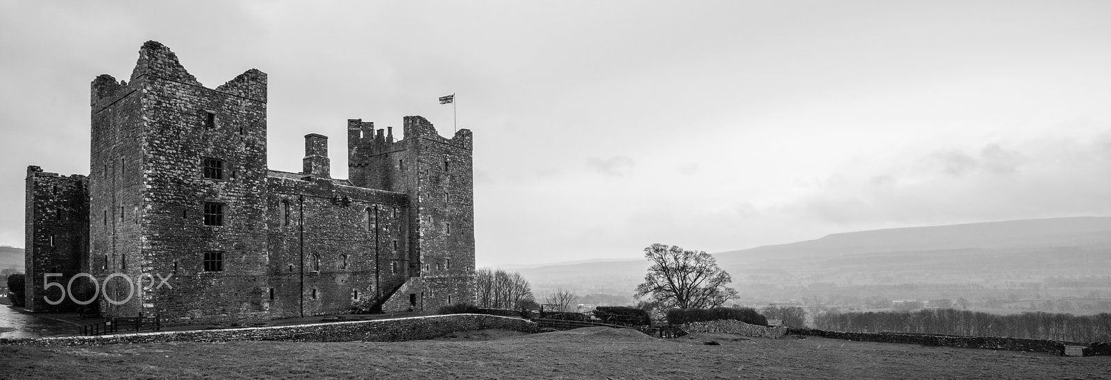 Nikon AF-S Nikkor 16-35mm F4G ED VR sample photo. Castle in the rain photography