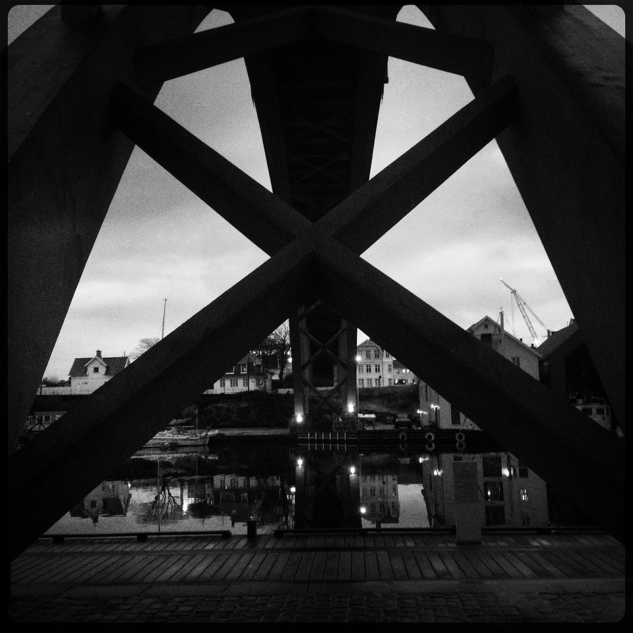 Hipstamatic 333 sample photo. Bridge photography