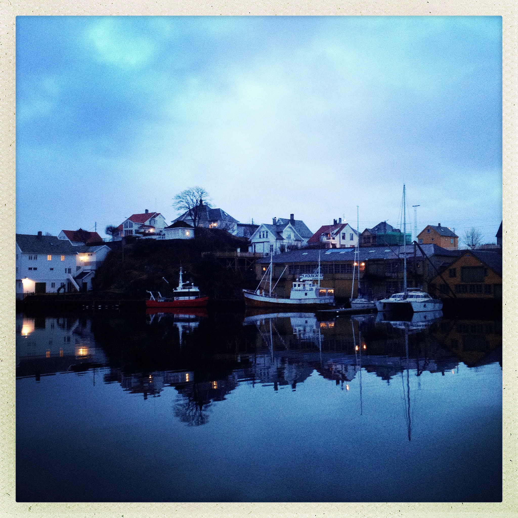 Hipstamatic 333 sample photo. Boats photography