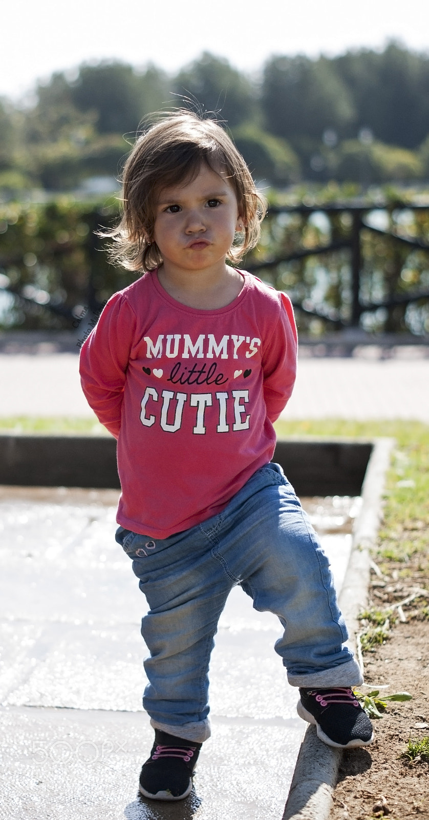 Sony Alpha DSLR-A230 sample photo. Triana in the park photography