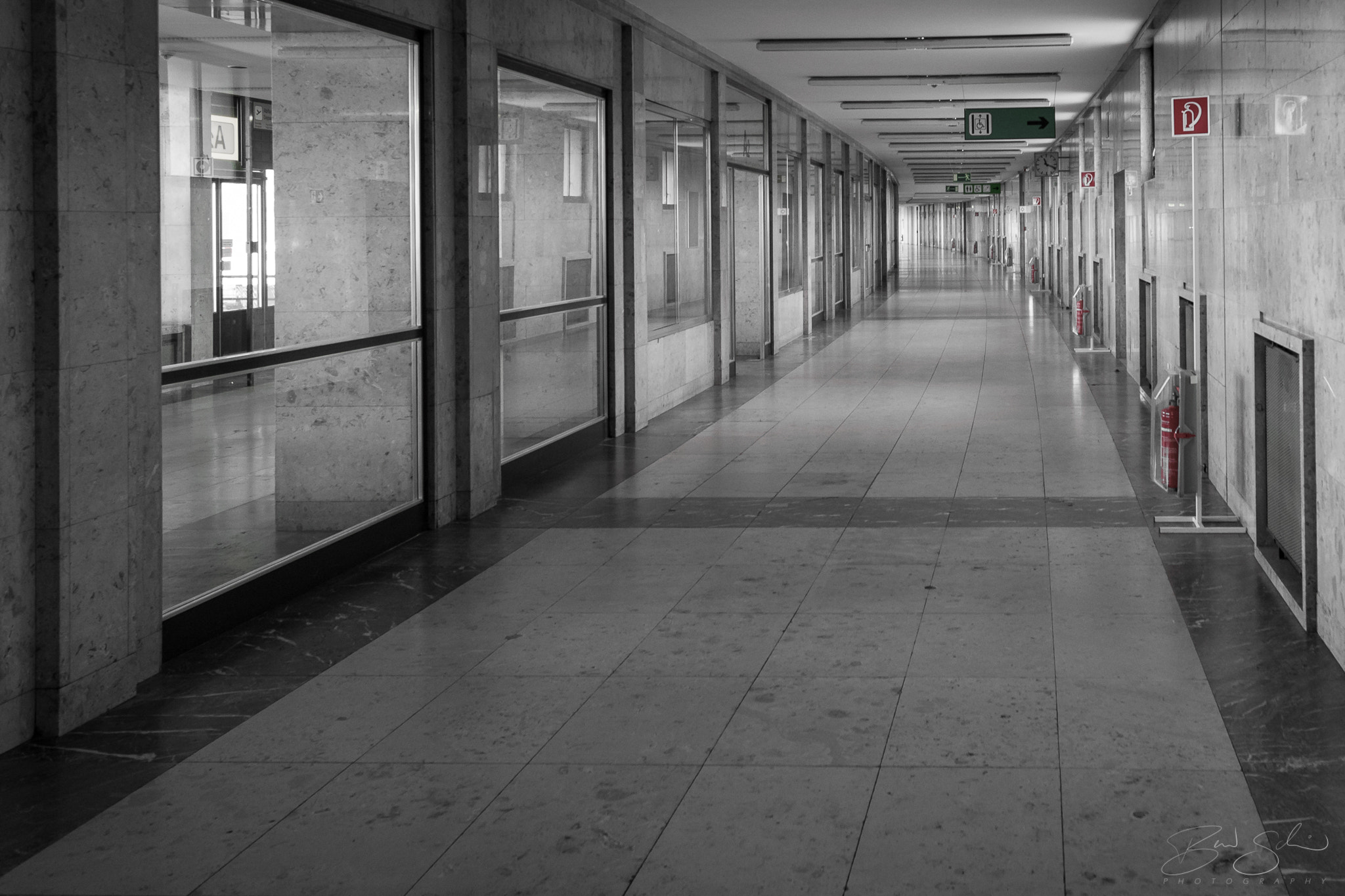 Canon EF 300mm f/2.8L sample photo. Airport tempelhof corridor photography