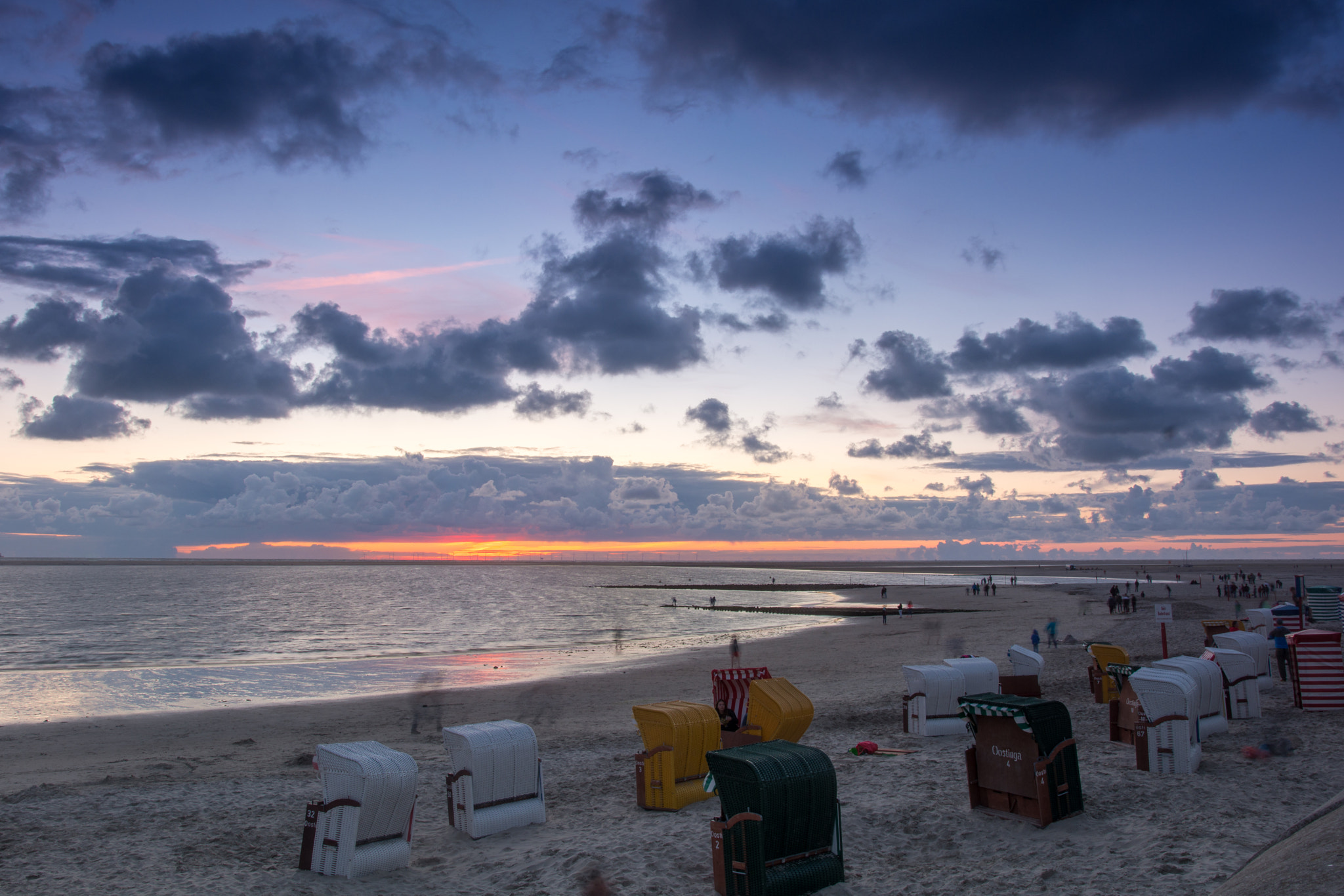 Nikon D7100 + Sigma 18-35mm F1.8 DC HSM Art sample photo. Strand photography
