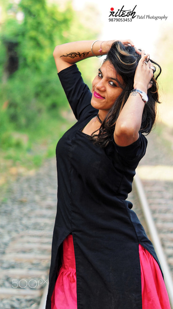 Sony SLT-A58 + Sony DT 50mm F1.8 SAM sample photo. Model posing photography