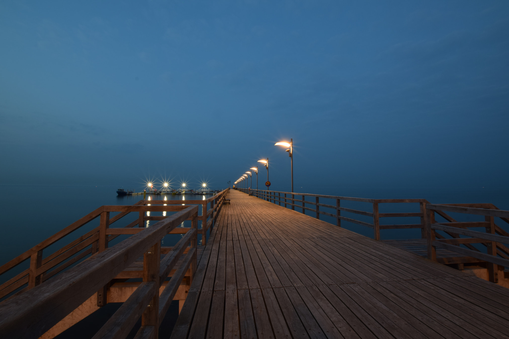 Nikon D5300 + Sigma 10-20mm F3.5 EX DC HSM sample photo. Pier in mechelinki. photography