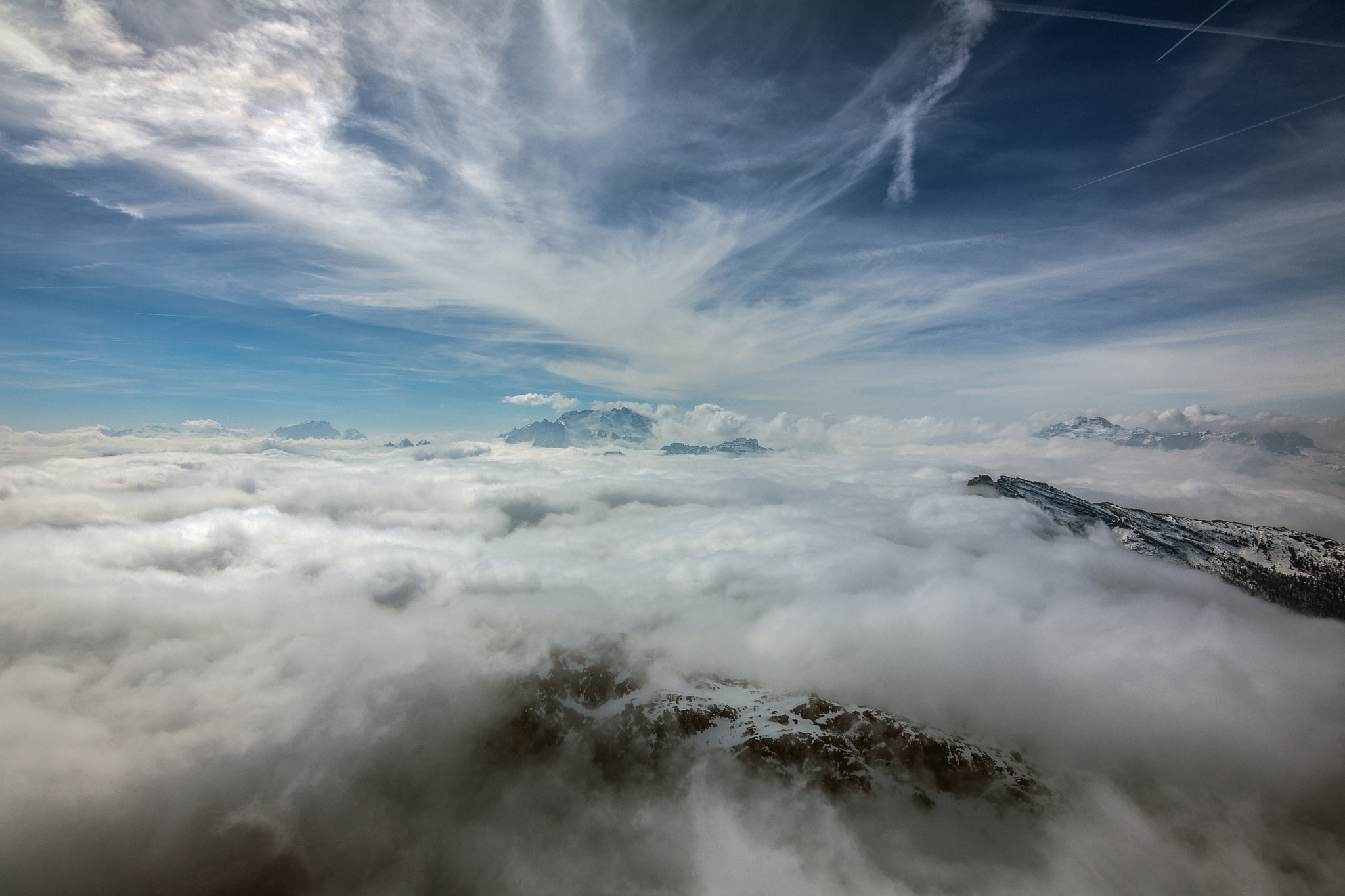 Canon EOS 750D (EOS Rebel T6i / EOS Kiss X8i) sample photo. A sea of clouds photography