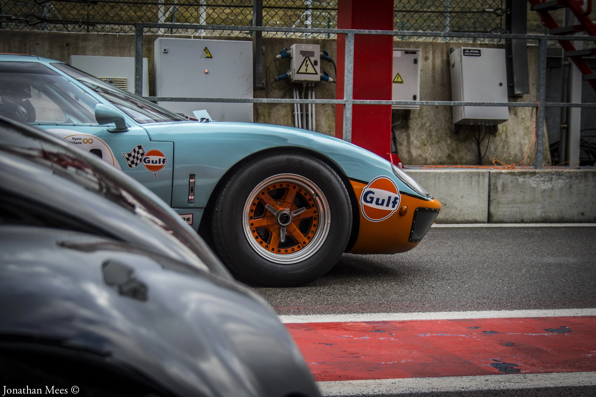 Canon EF-S 18-55mm F3.5-5.6 II sample photo. The legend on track photography