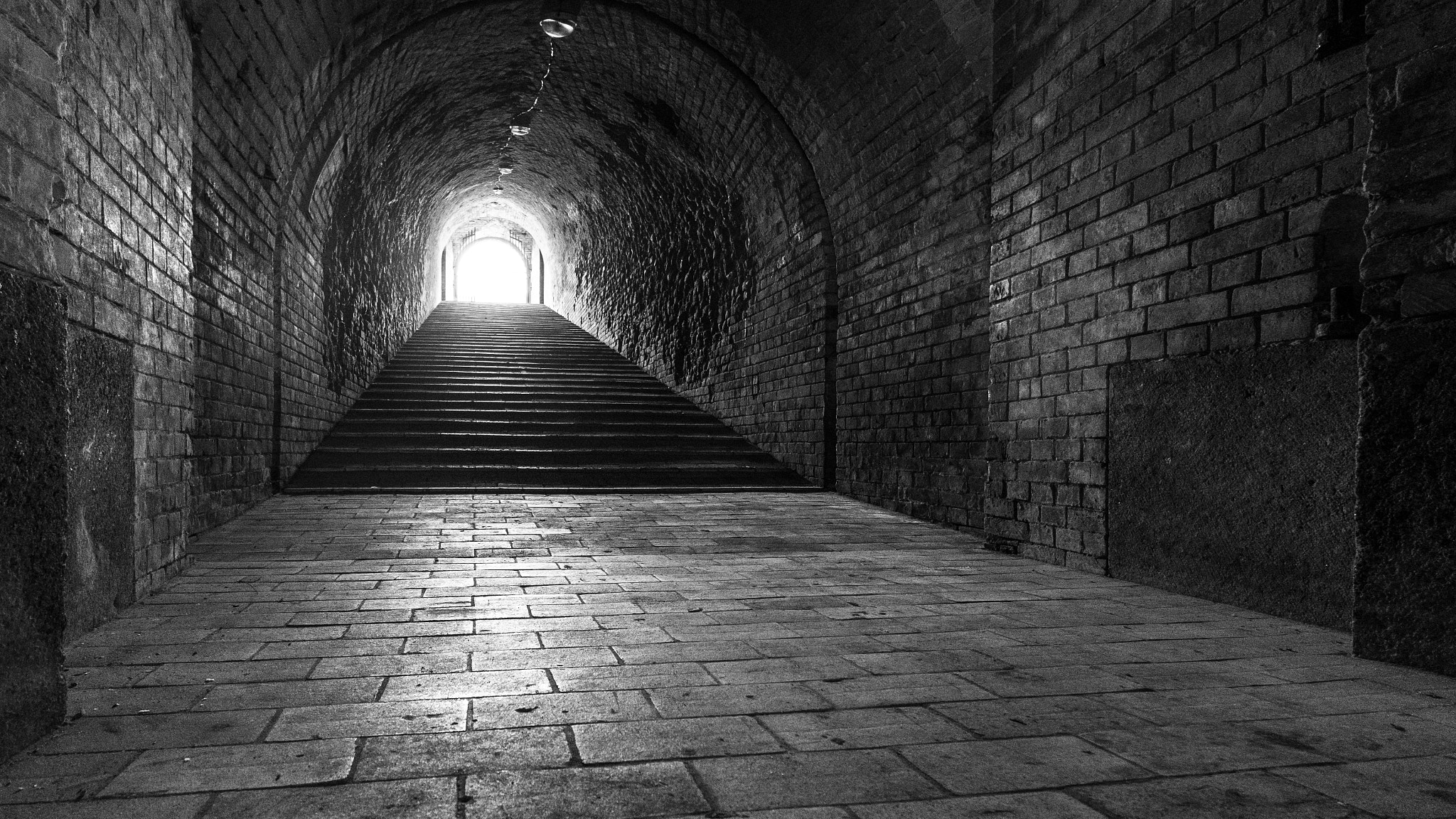 Fujifilm X-T2 + Fujifilm XF 10-24mm F4 R OIS sample photo. Stairway to the light photography
