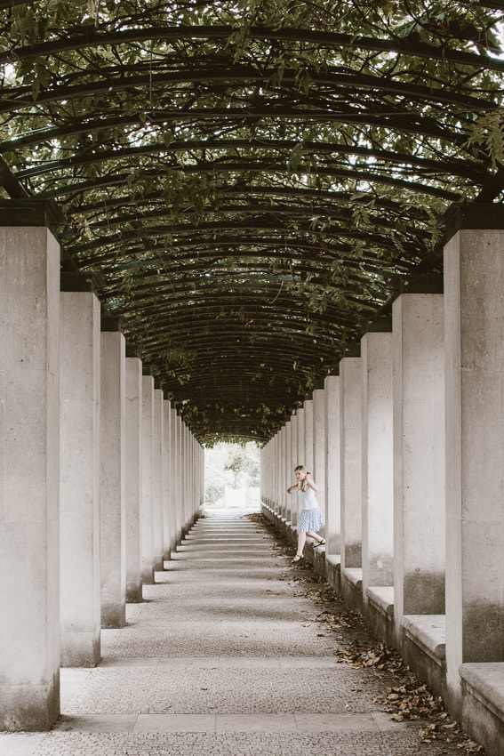 Canon EF 40mm F2.8 STM sample photo. Hide & seek. paris france photography
