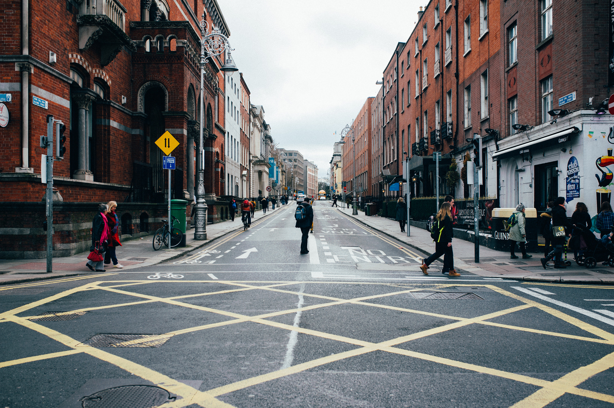 Nikon D700 + Sigma 35mm F1.4 DG HSM Art sample photo. Bye bye dublin photography