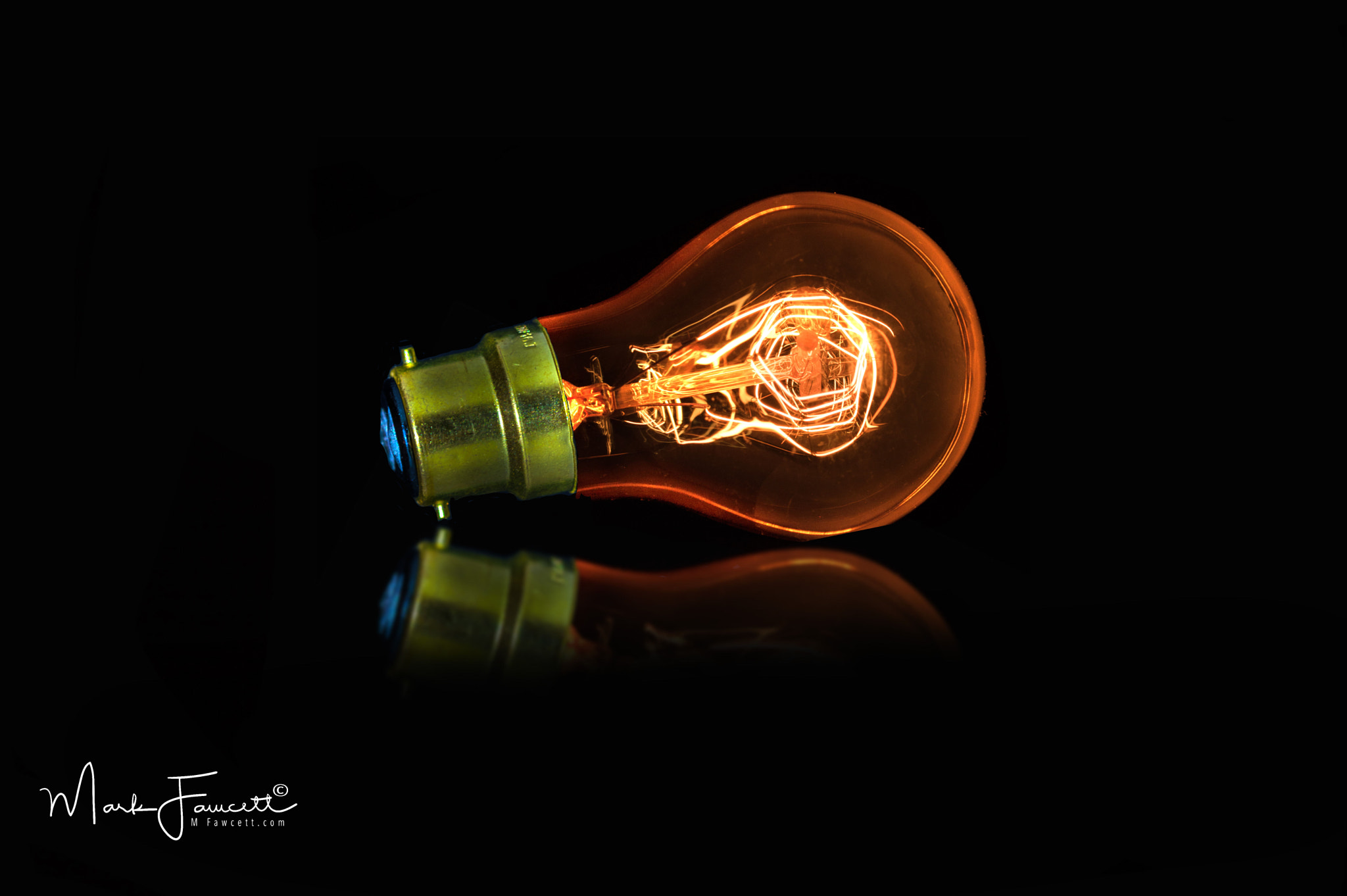 Sigma 105mm F2.8 EX DG OS HSM sample photo. Antique edison light bulb. photography
